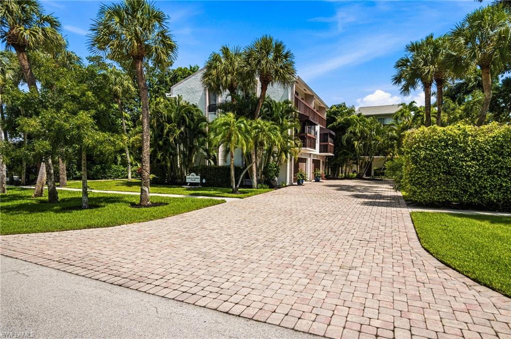 995 9th AVE S 4