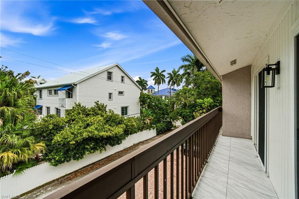 995 9th AVE S 4