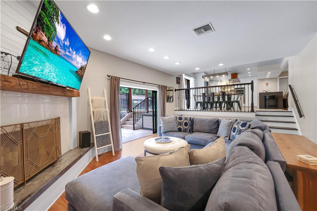 6100 Dogwood WAY