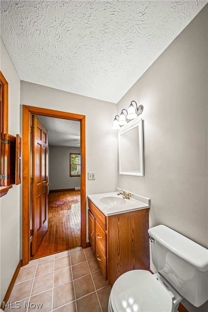 7825 Middle Ridge Road