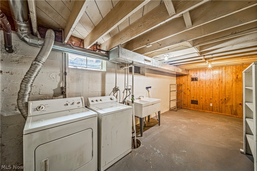 7825 Middle Ridge Road