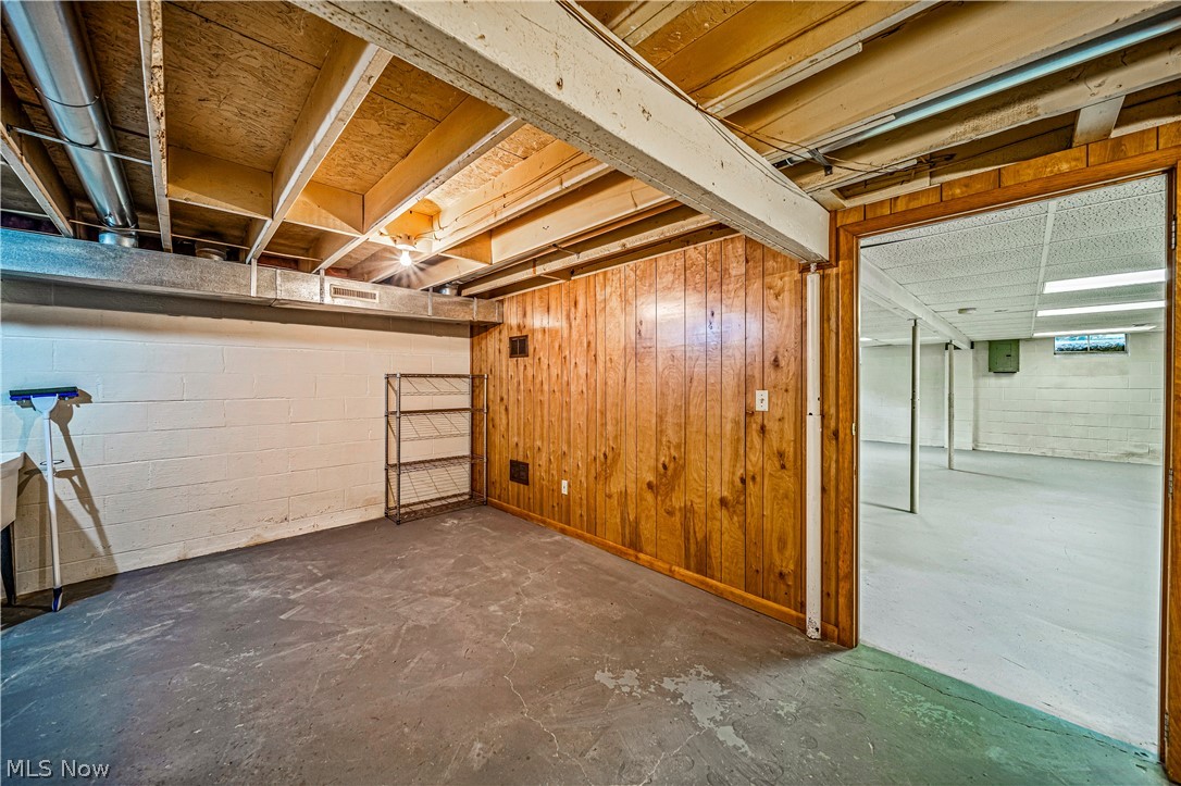 7825 Middle Ridge Road