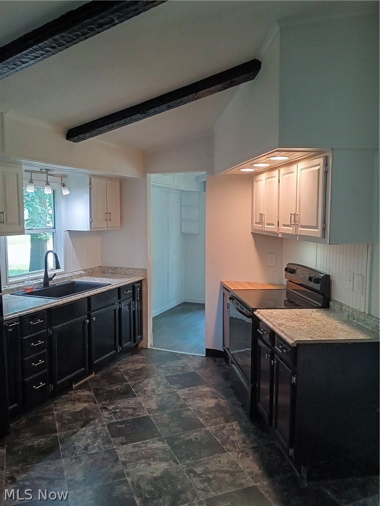 6 Cardinal Dr