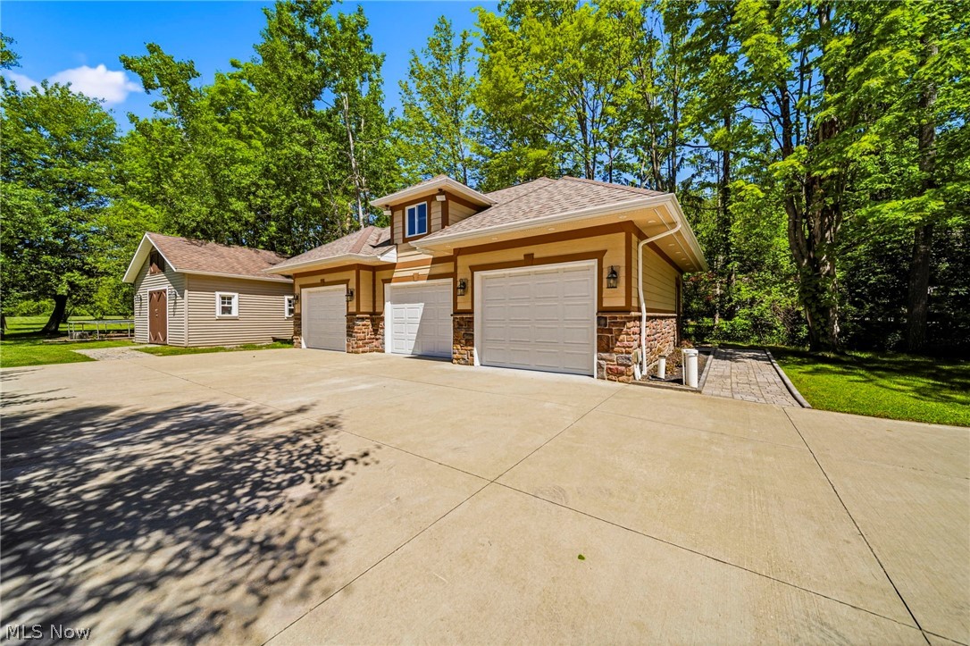 10600 Locust Grove Drive