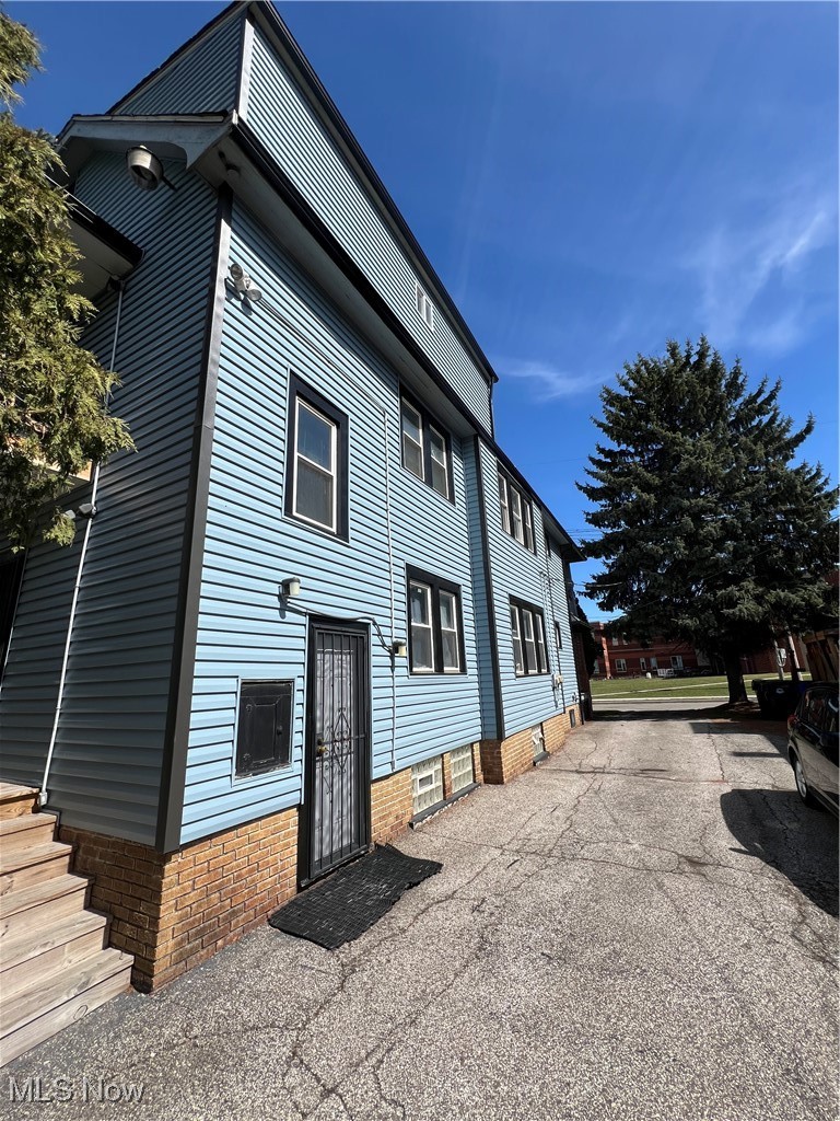 3892 E 74th Street
