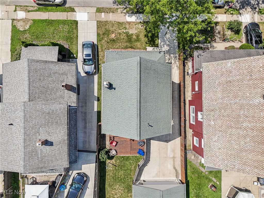 1505 Roycroft Avenue