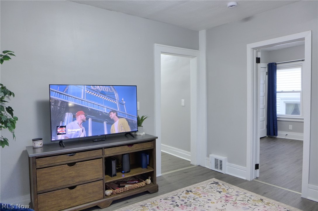 1453 W 107th Street