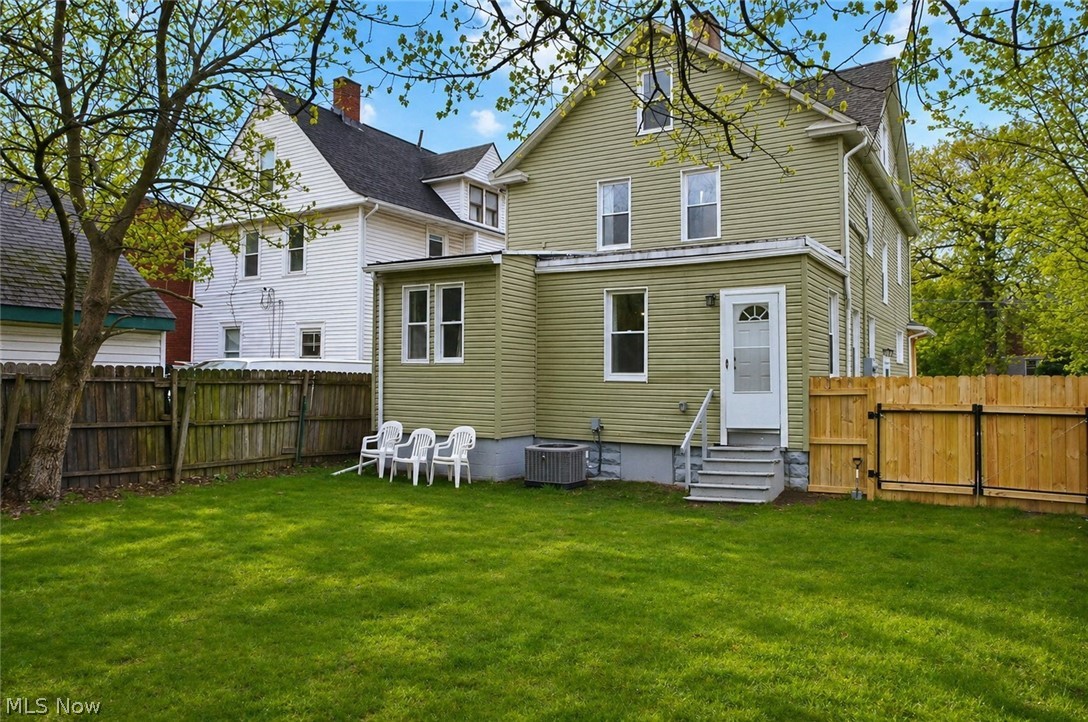 1453 W 107th Street