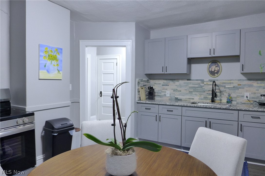 1453 W 107th Street