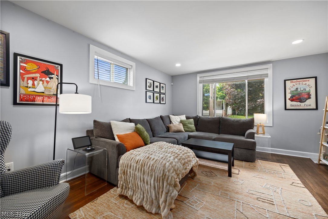 2115 W 93rd Street