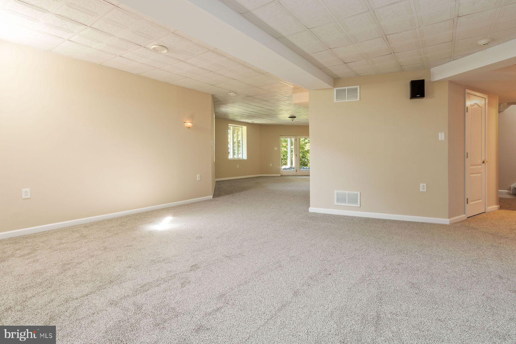 1052 STREET ROAD