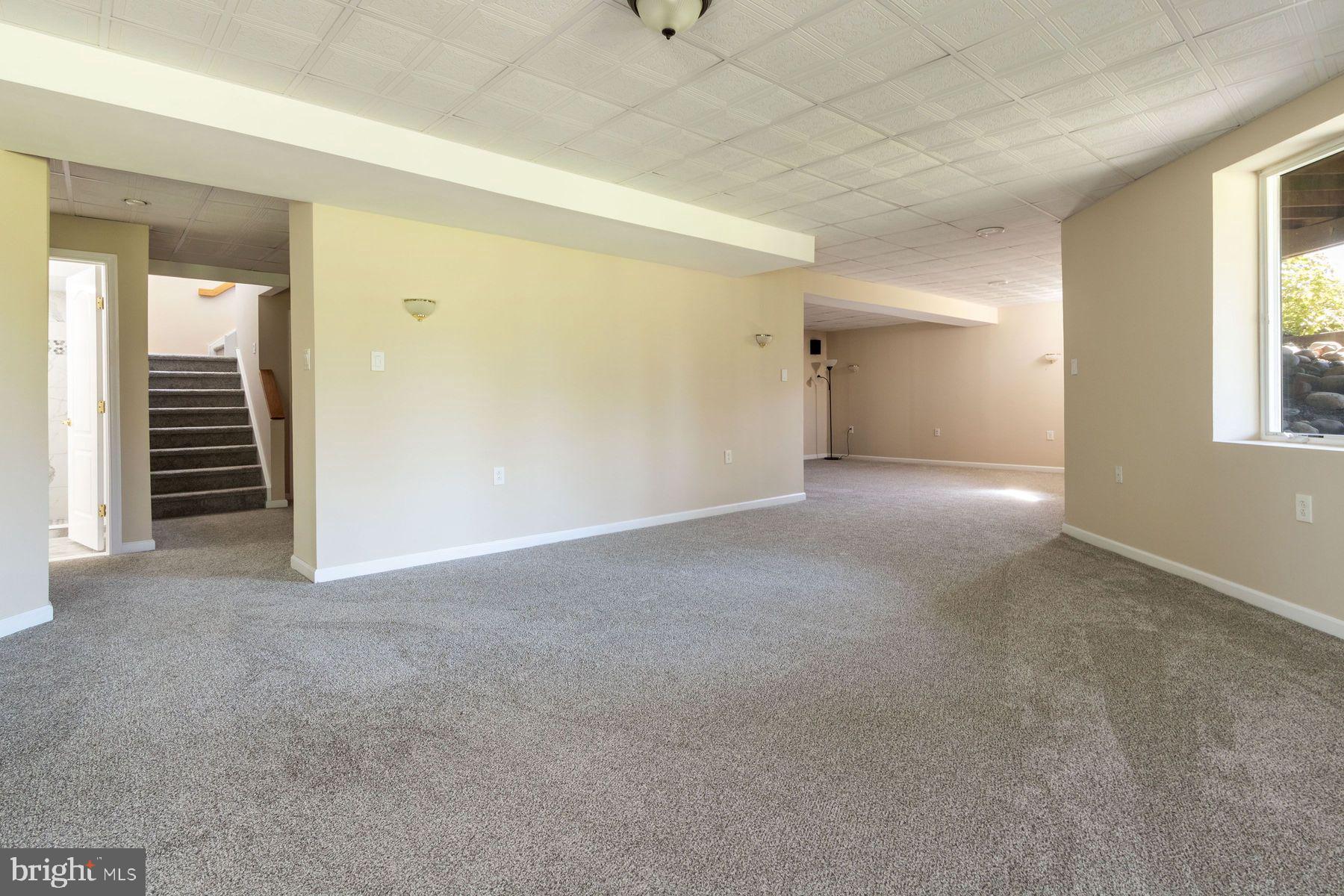 1052 STREET ROAD