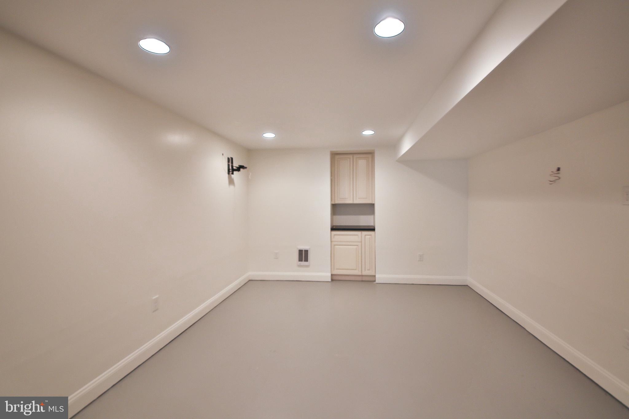247 CREEKSIDE DRIVE