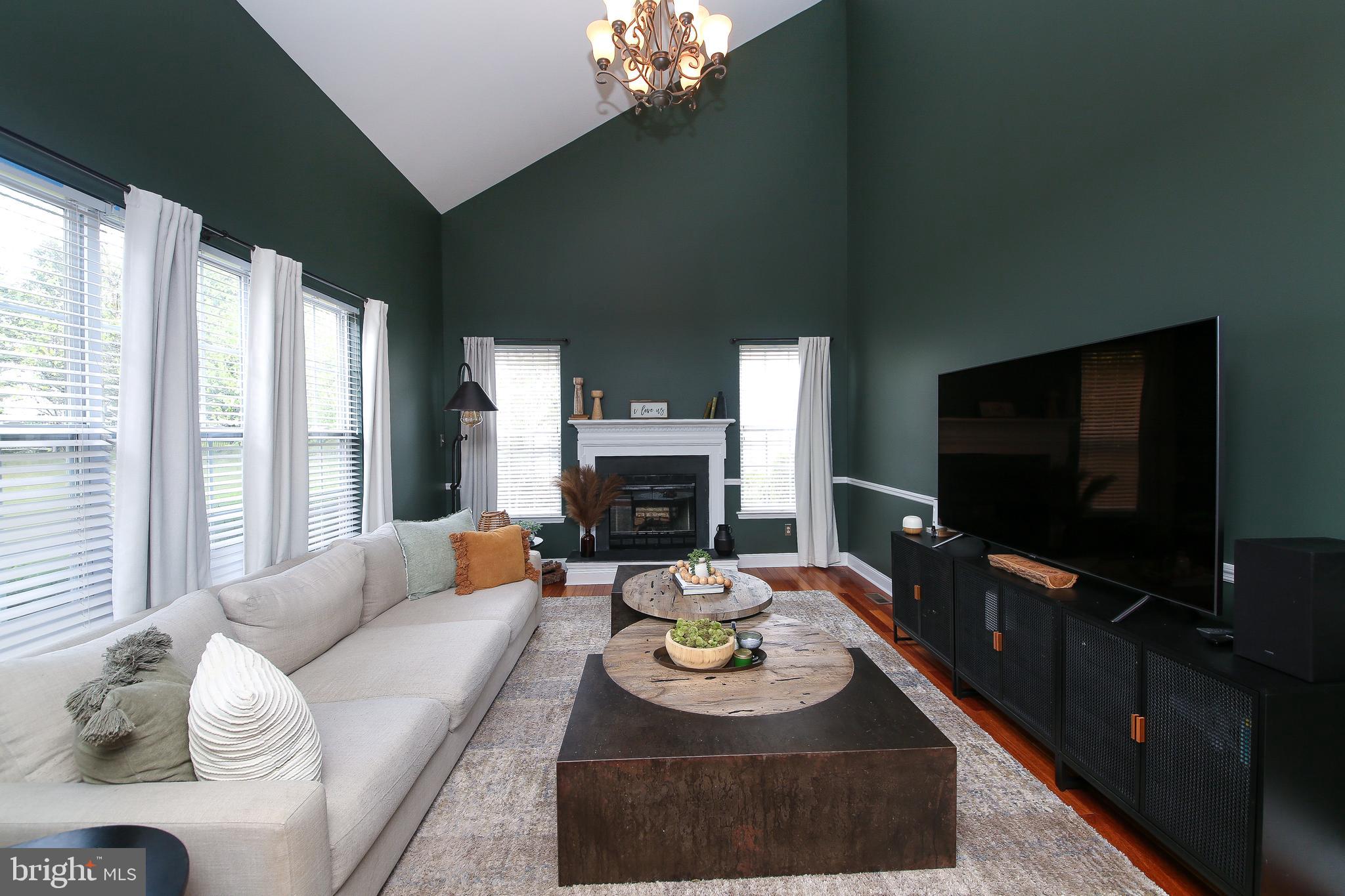 247 CREEKSIDE DRIVE