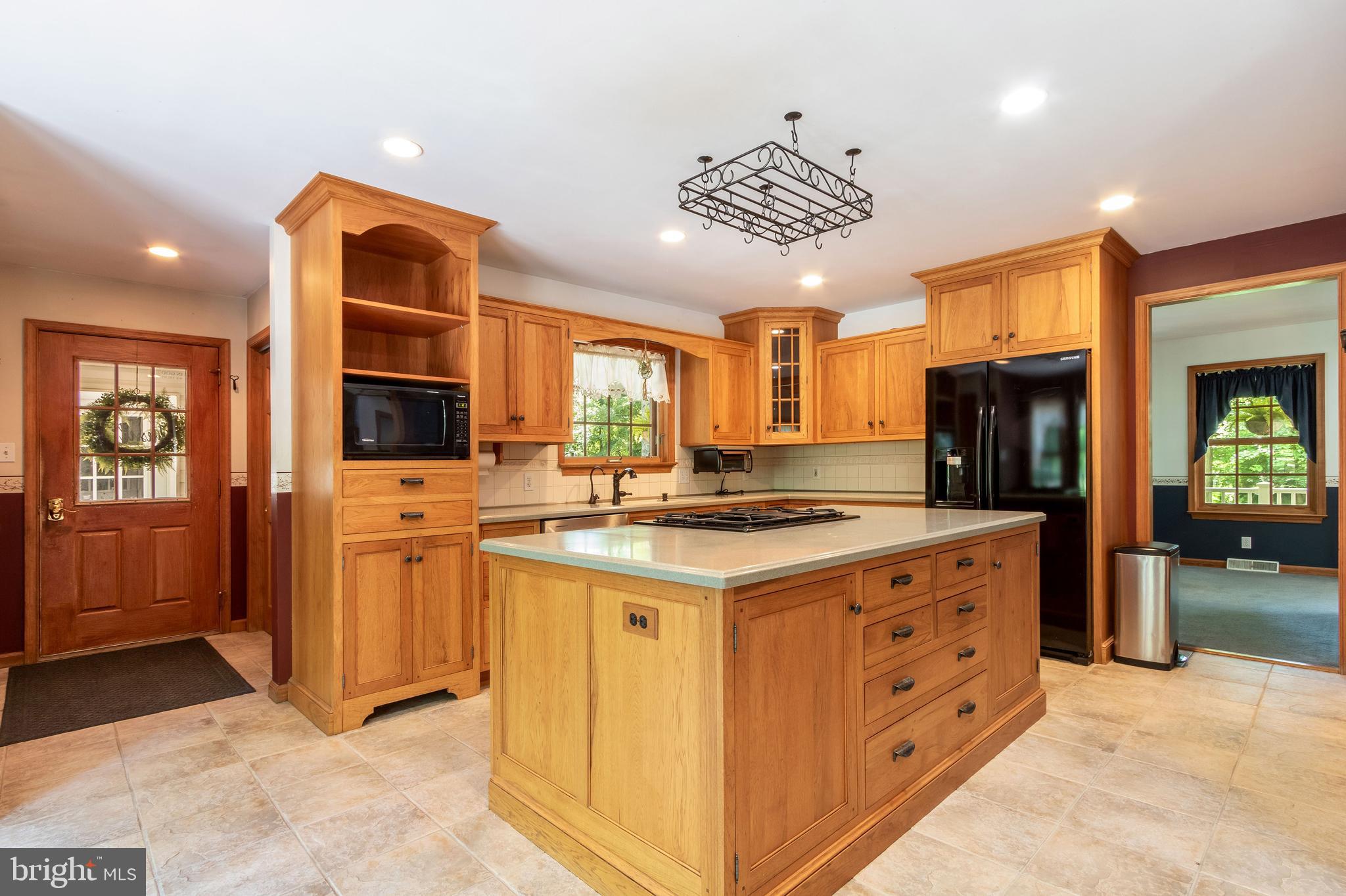 1577 CHESTNUT RIDGE ROAD