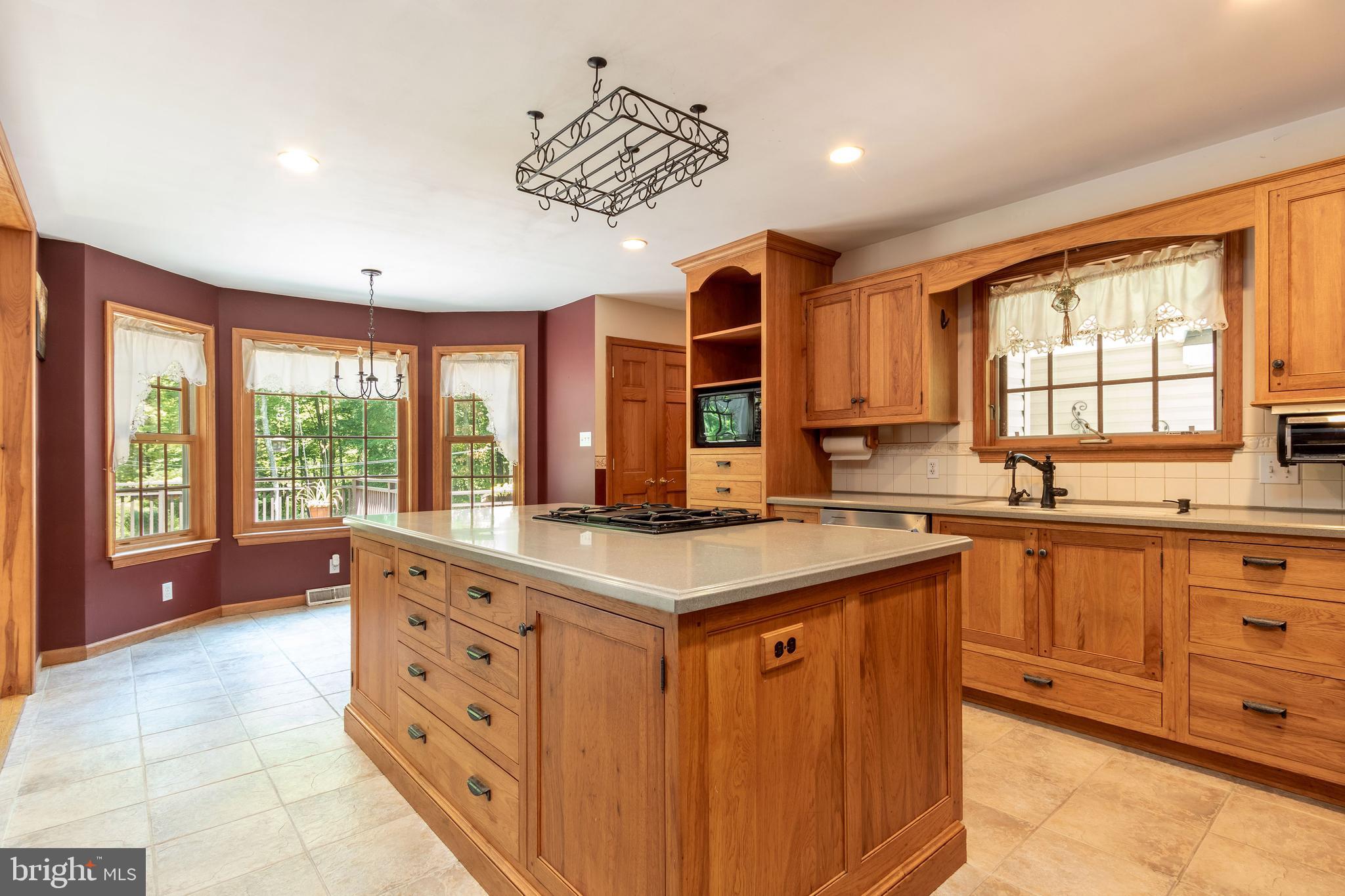 1577 CHESTNUT RIDGE ROAD