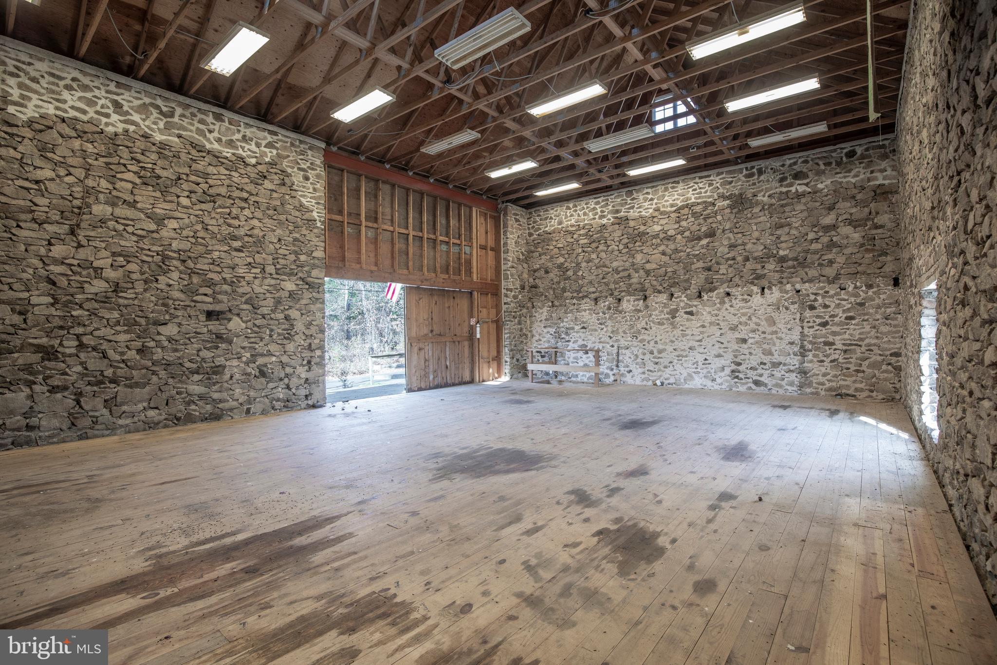 6324 PIDCOCK CREEK ROAD