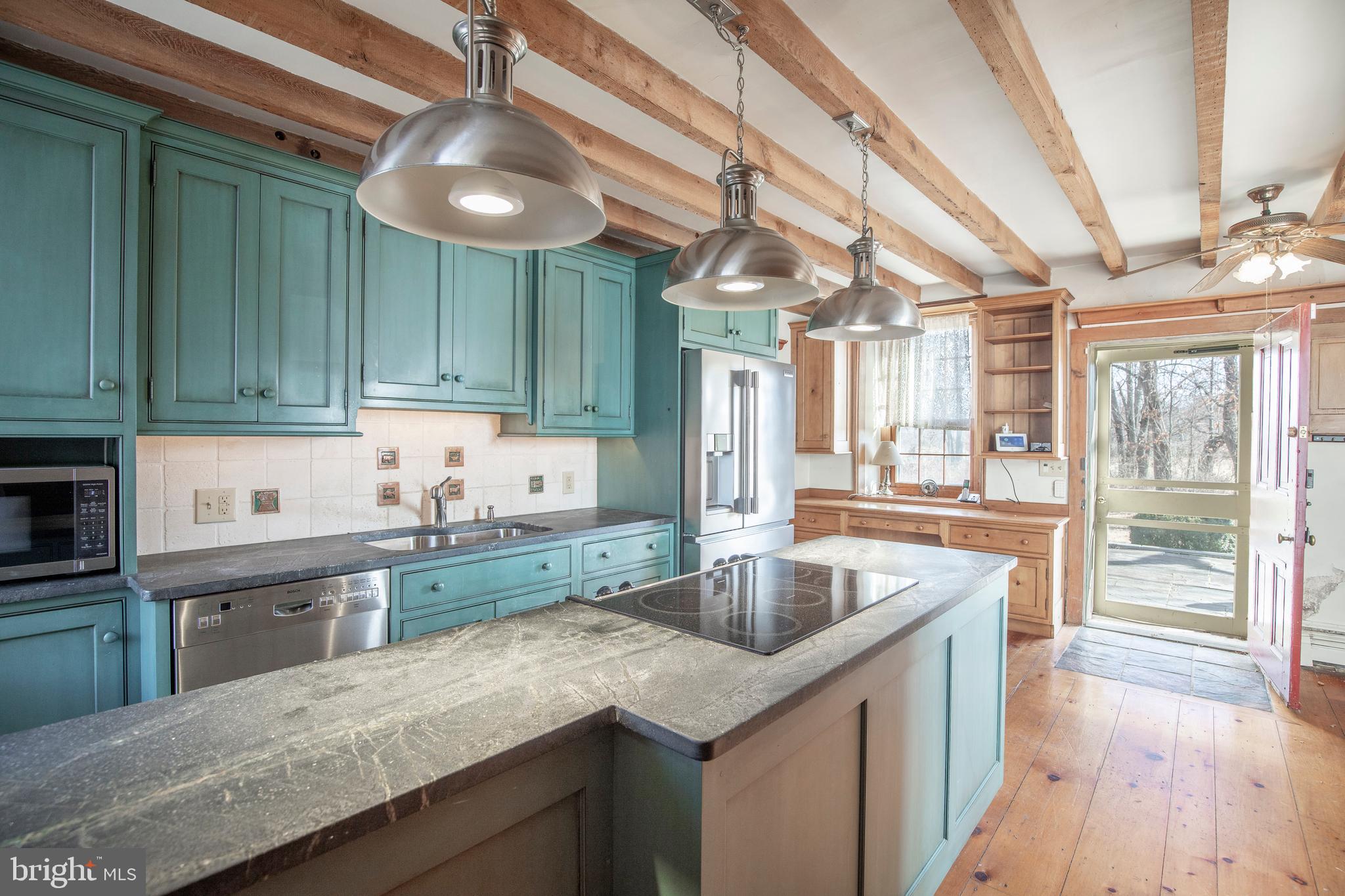 6324 PIDCOCK CREEK ROAD