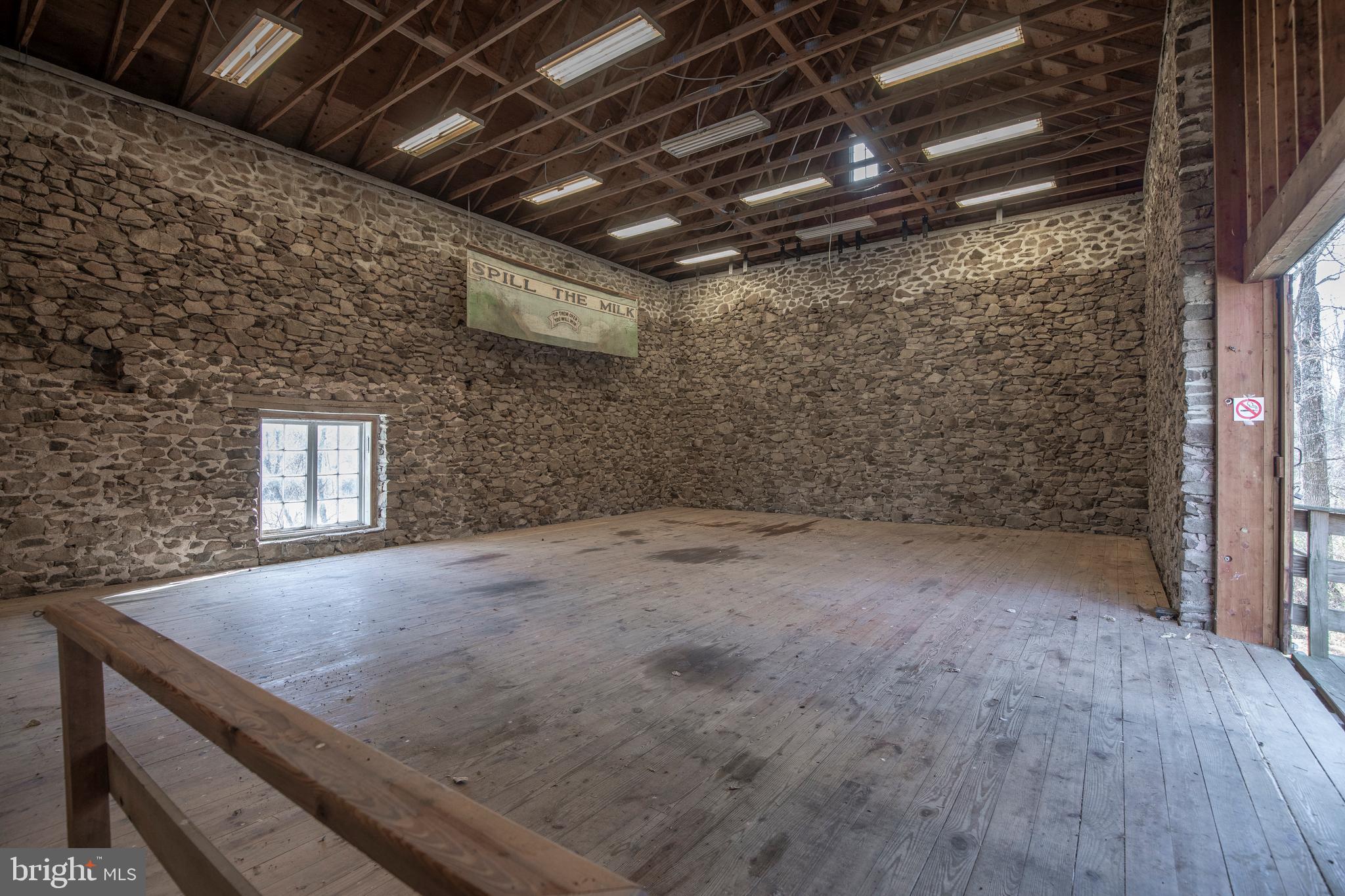 6324 PIDCOCK CREEK ROAD