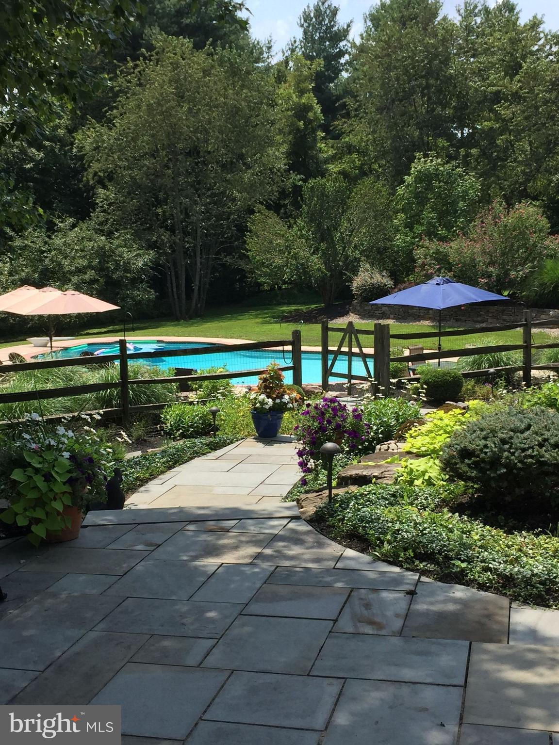 968 HIGHLAND ROAD