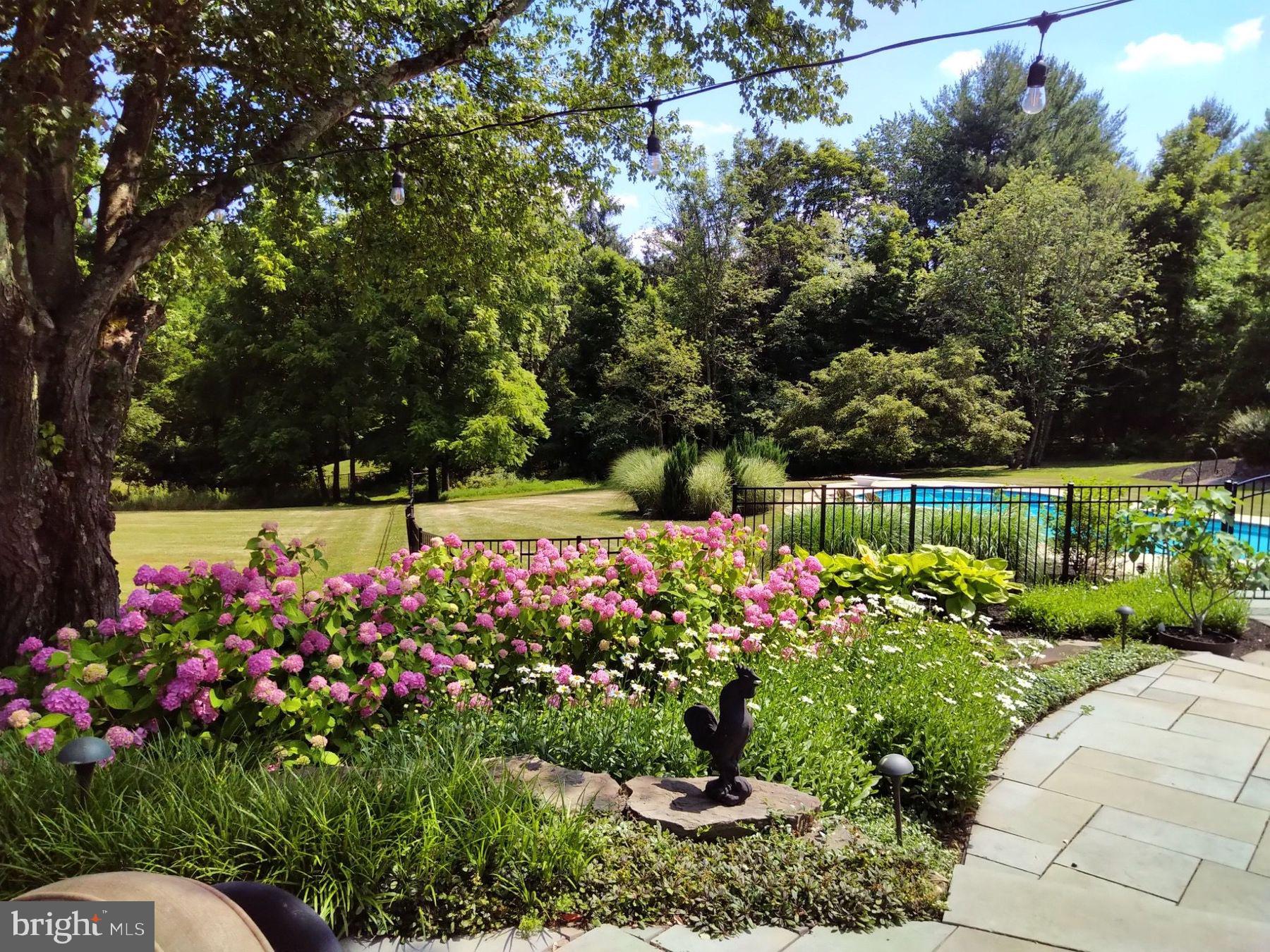 968 HIGHLAND ROAD
