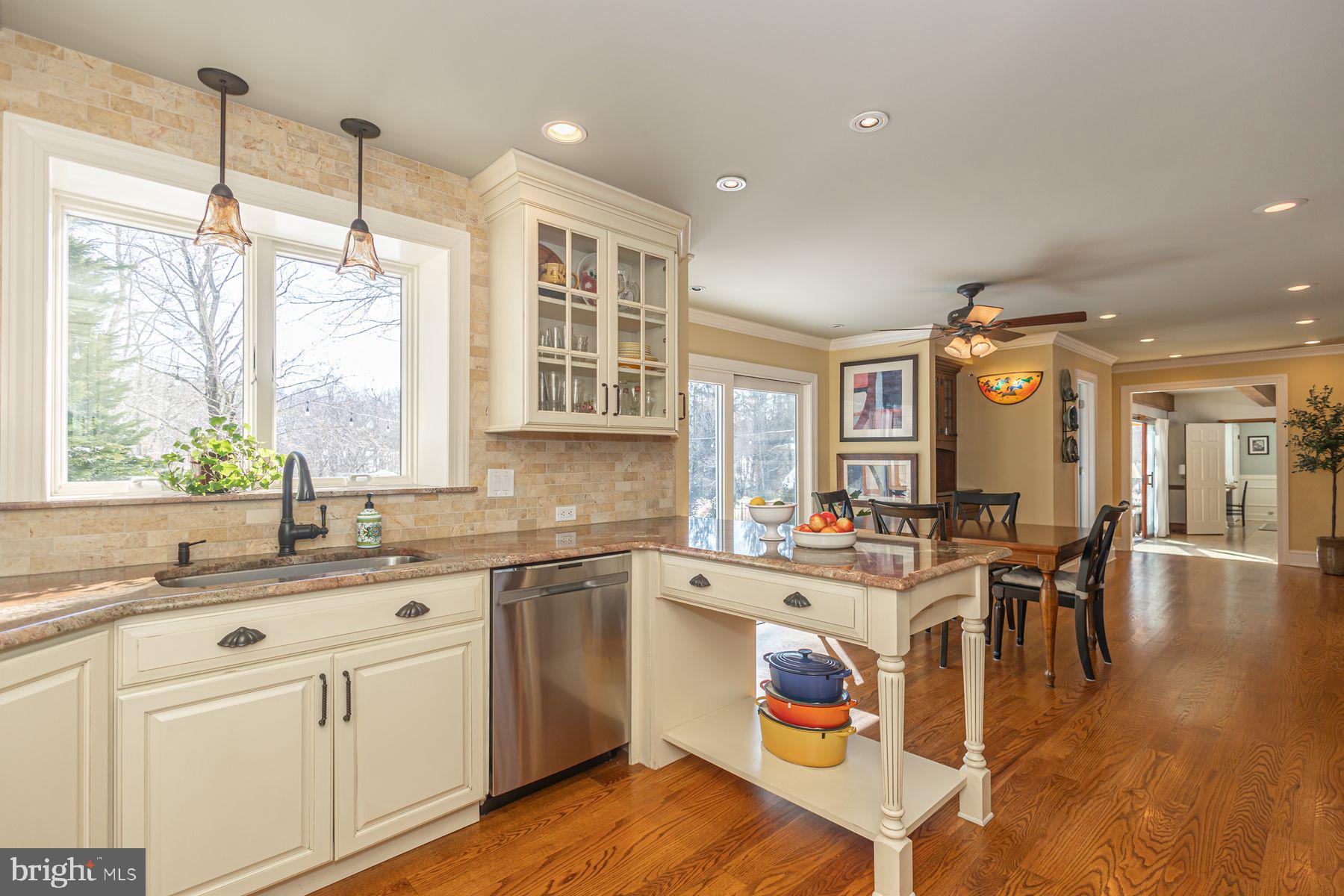 968 HIGHLAND ROAD