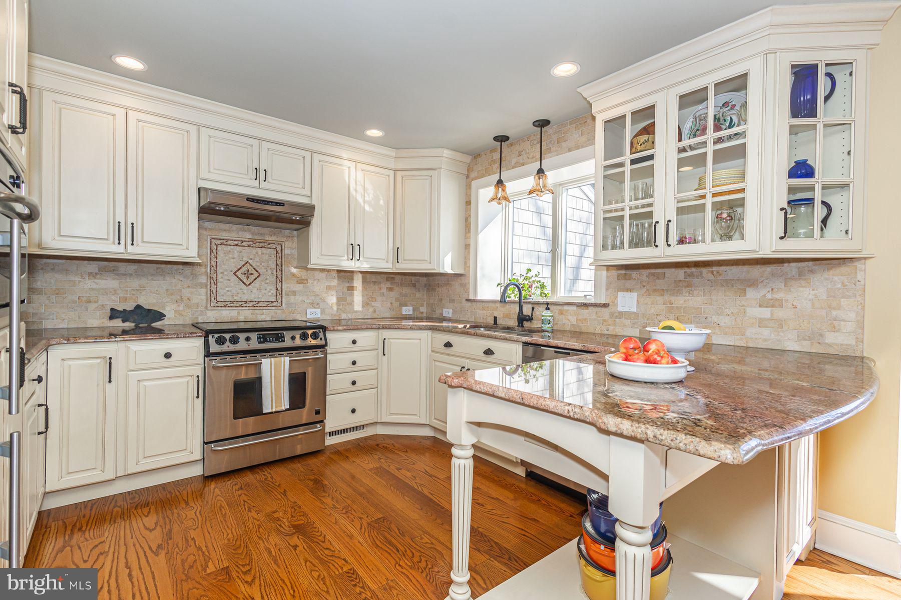 968 HIGHLAND ROAD