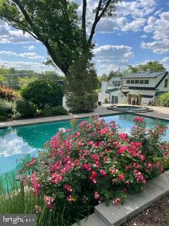 1684 STREET ROAD
