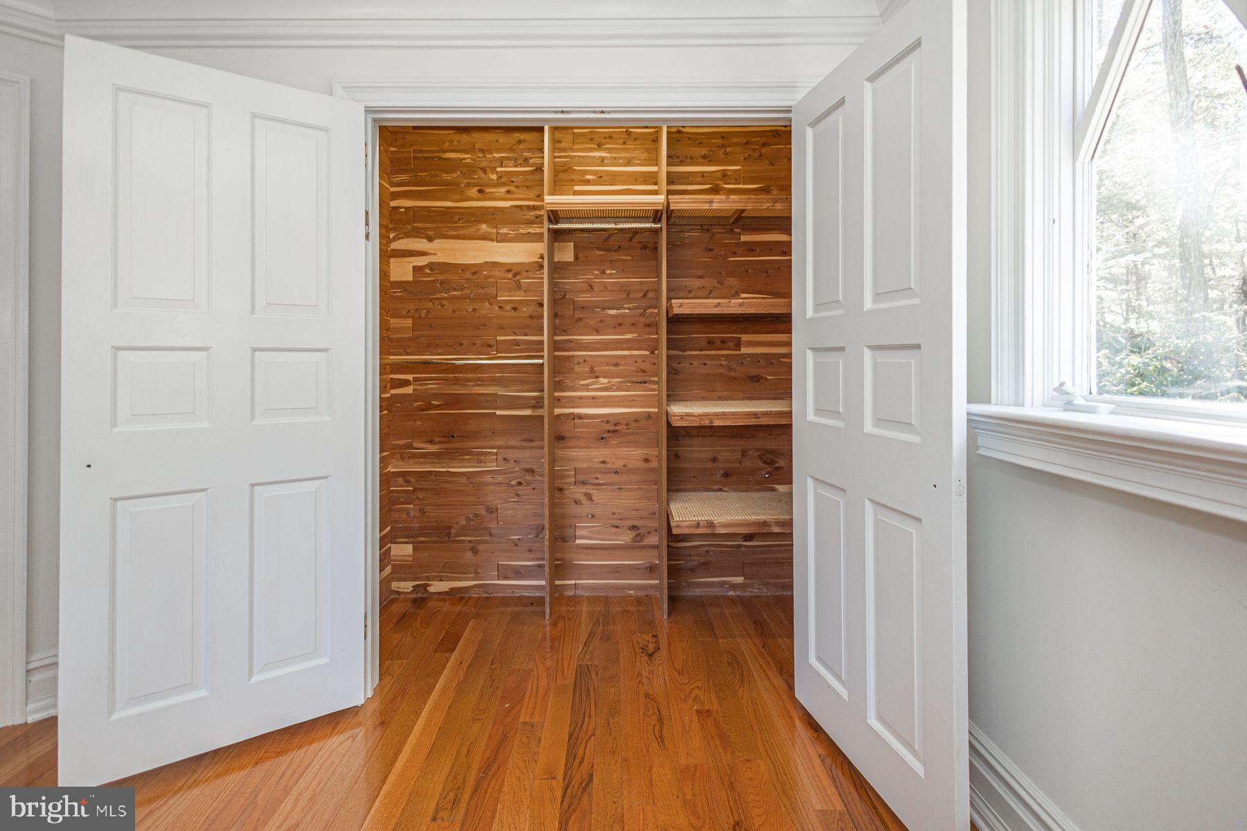 132 E DARK HOLLOW ROAD MAIN HOUSE