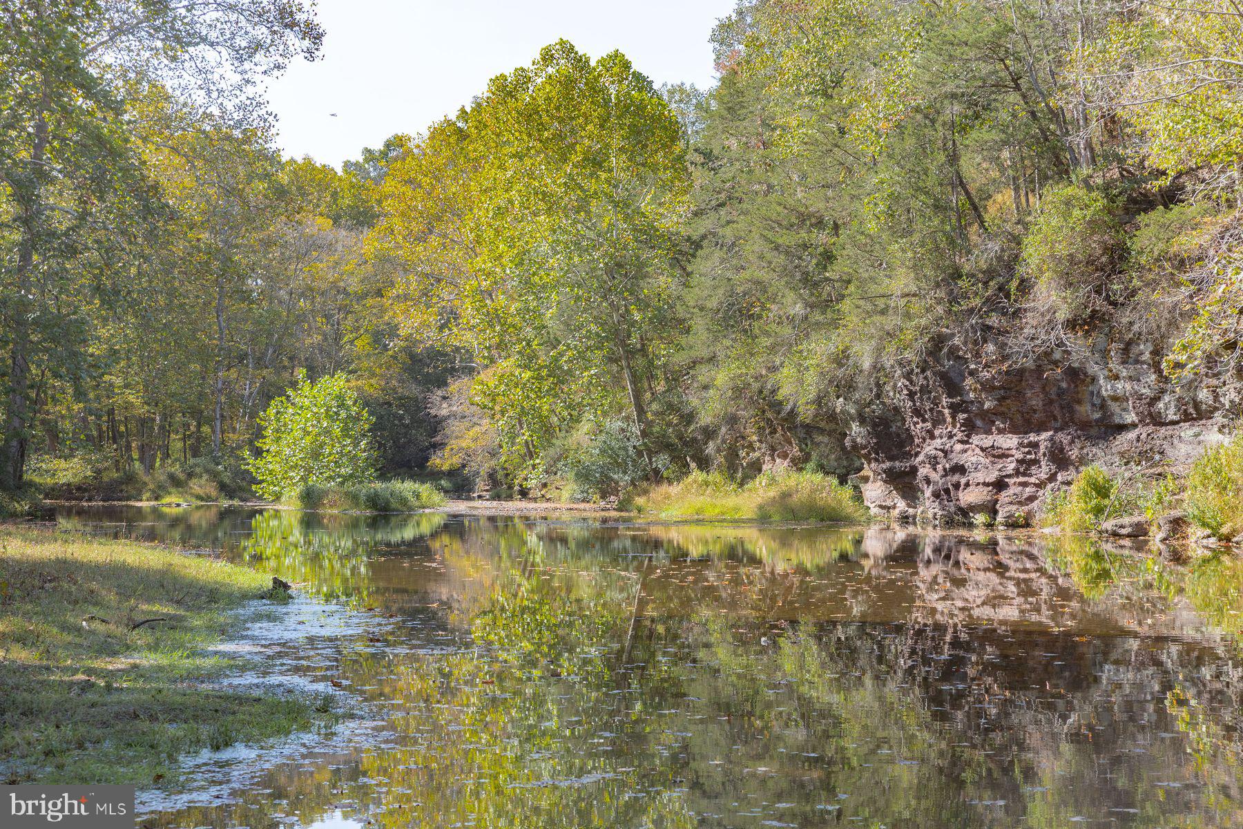 132 E DARK HOLLOW ROAD MAIN HOUSE