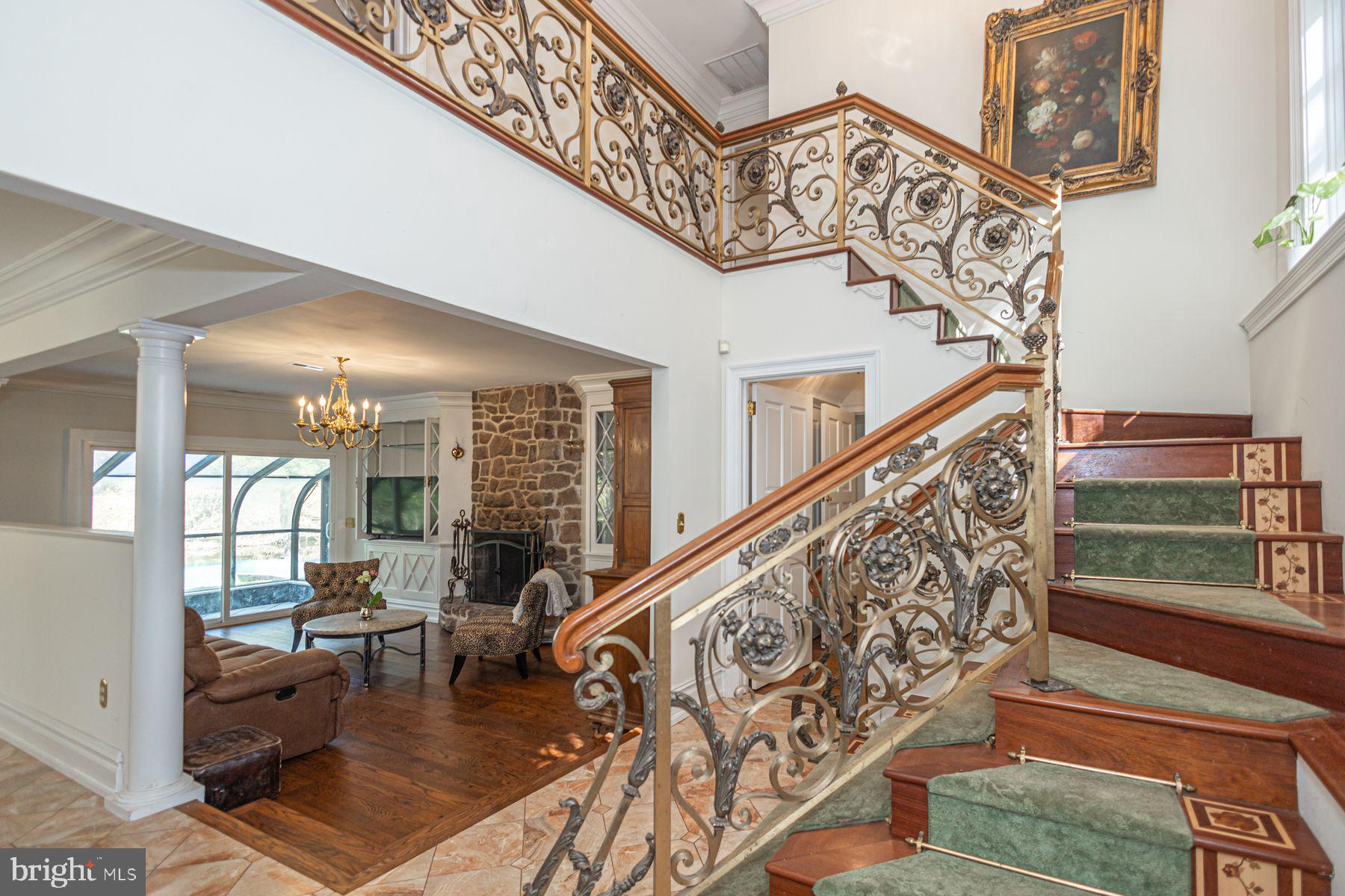 132 E DARK HOLLOW ROAD MAIN HOUSE