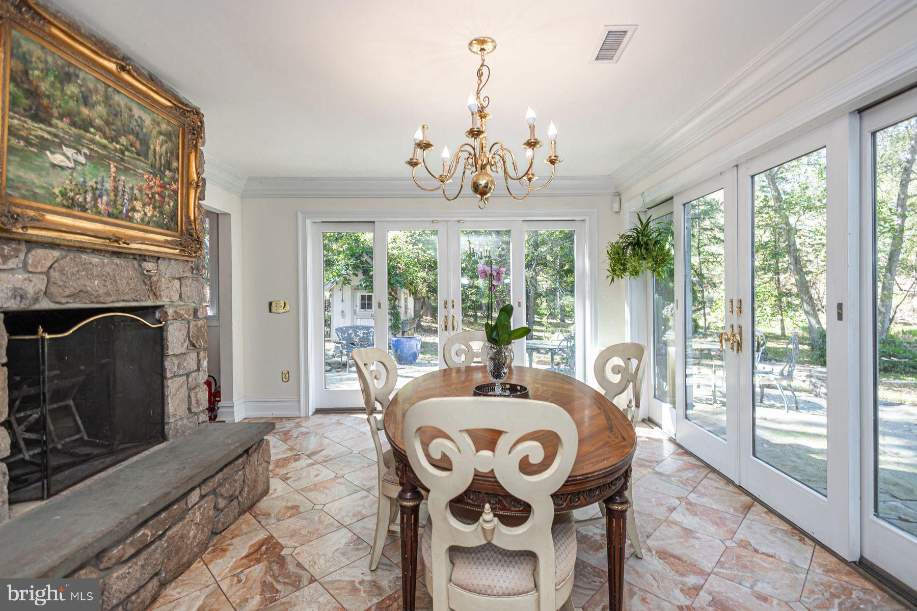 132 E DARK HOLLOW ROAD MAIN HOUSE