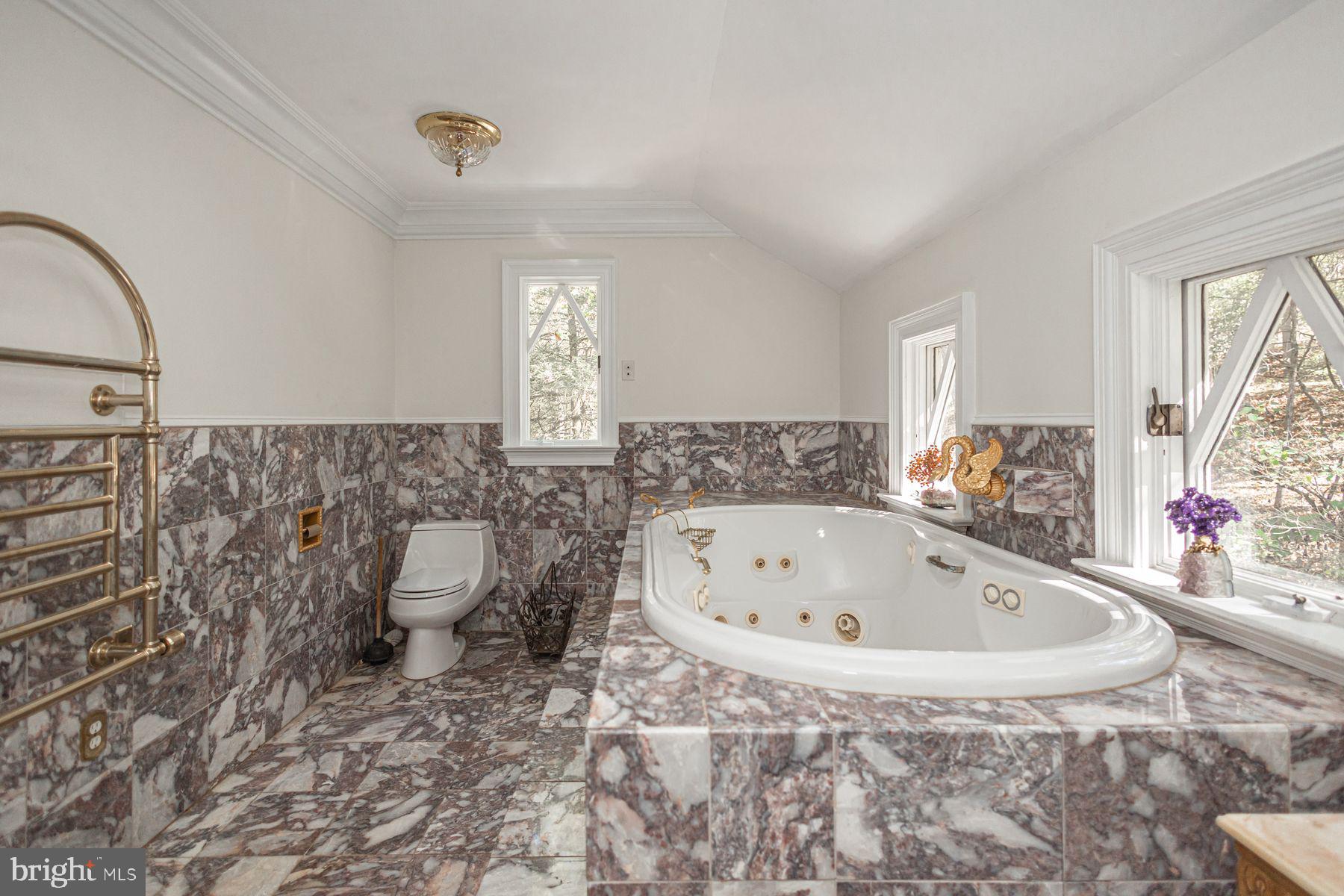 132 E DARK HOLLOW ROAD MAIN HOUSE