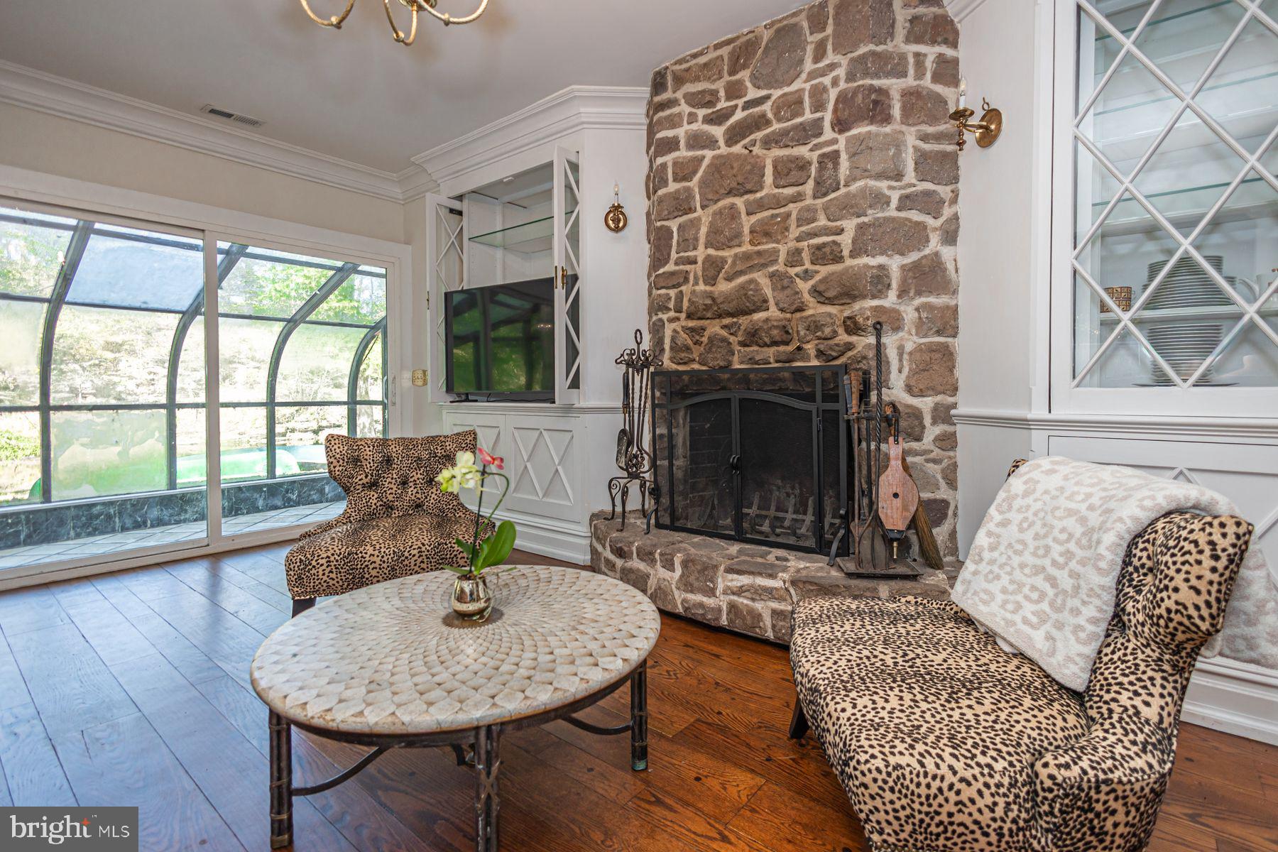 132 E DARK HOLLOW ROAD MAIN HOUSE