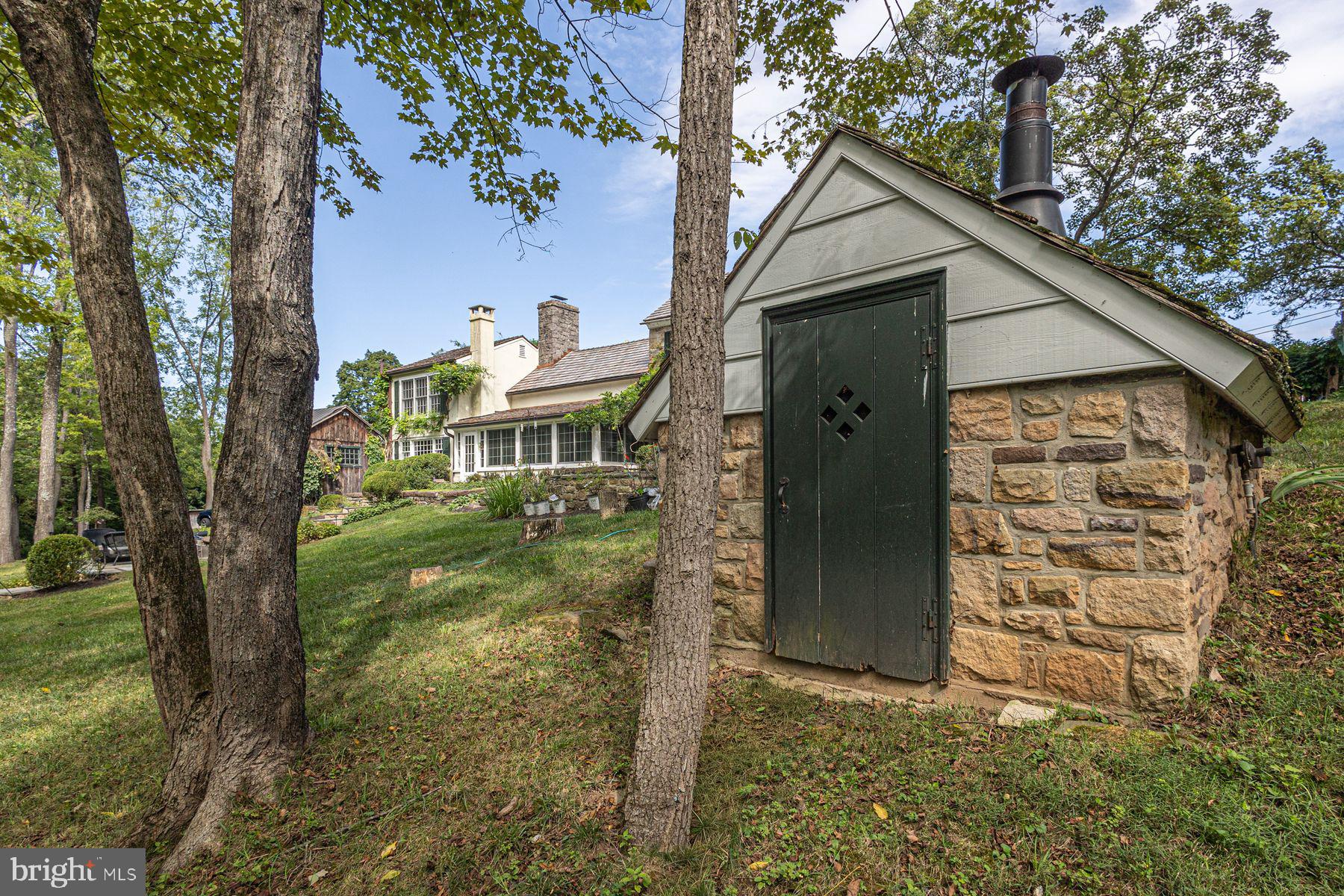 5925 CARVERSVILLE ROAD