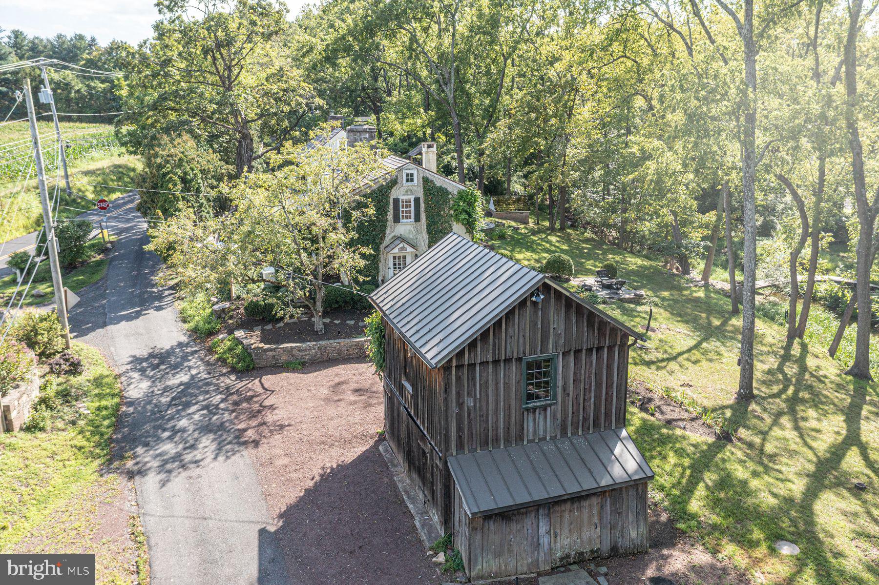 5925 CARVERSVILLE ROAD