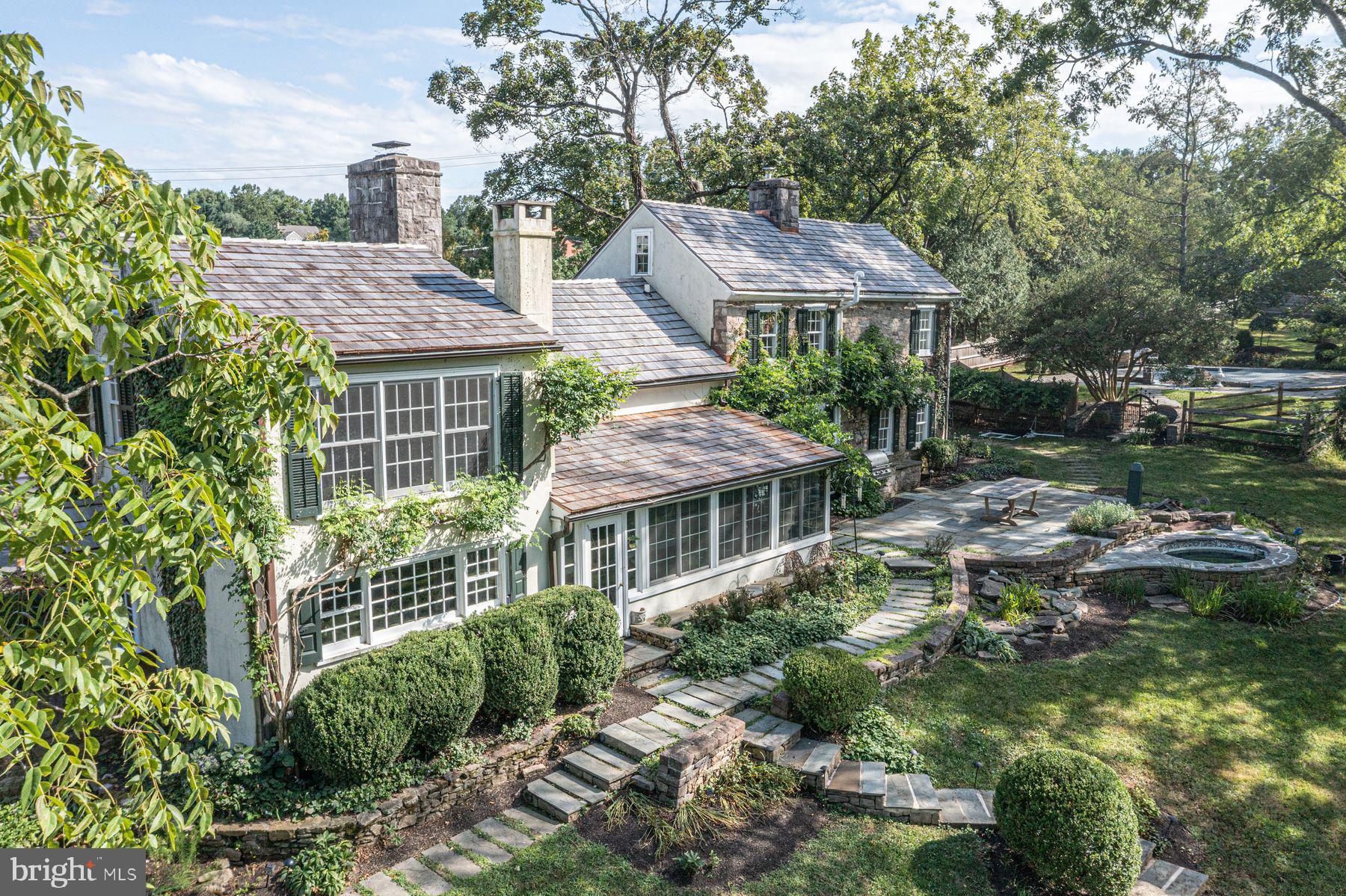5925 CARVERSVILLE ROAD