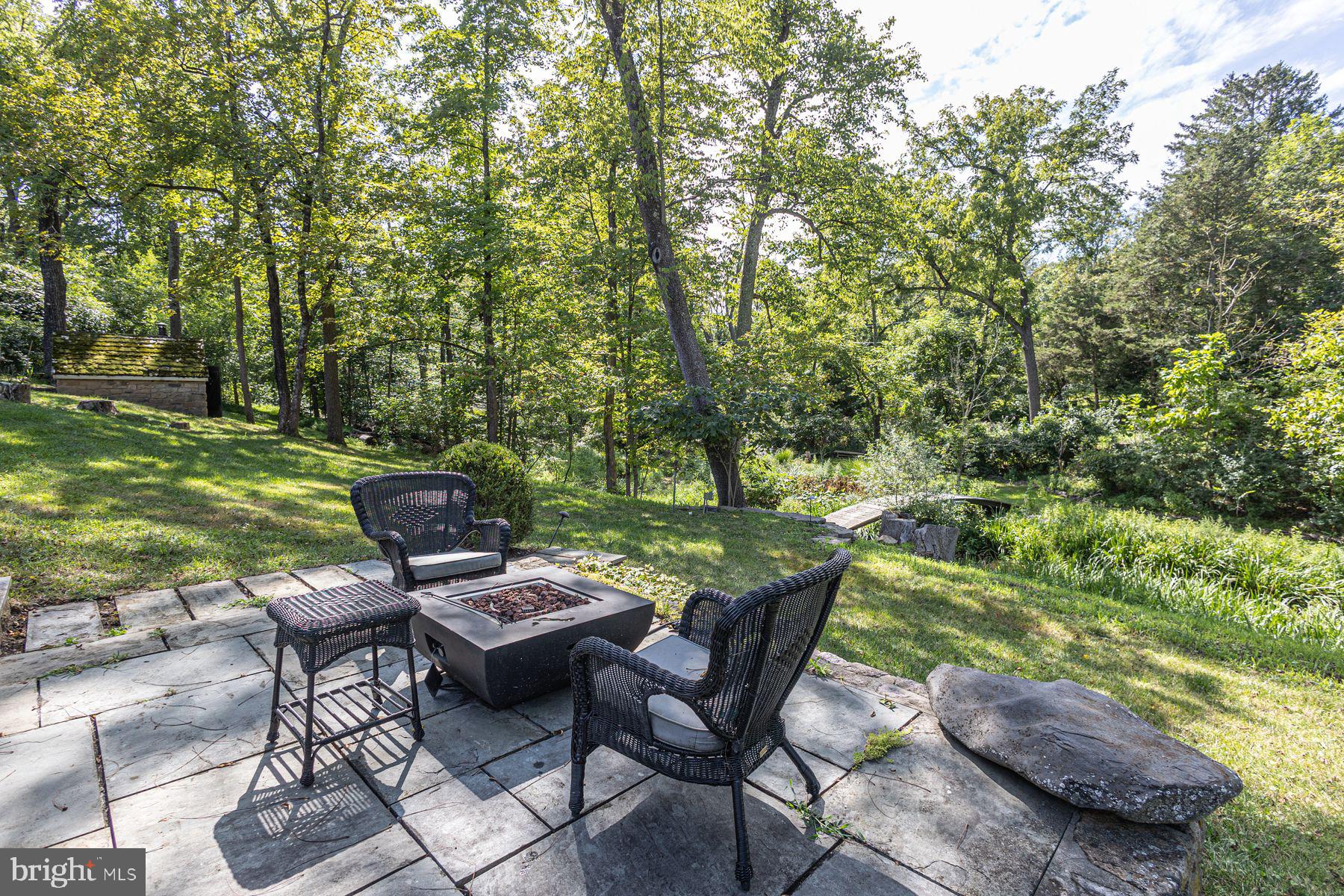 5925 CARVERSVILLE ROAD
