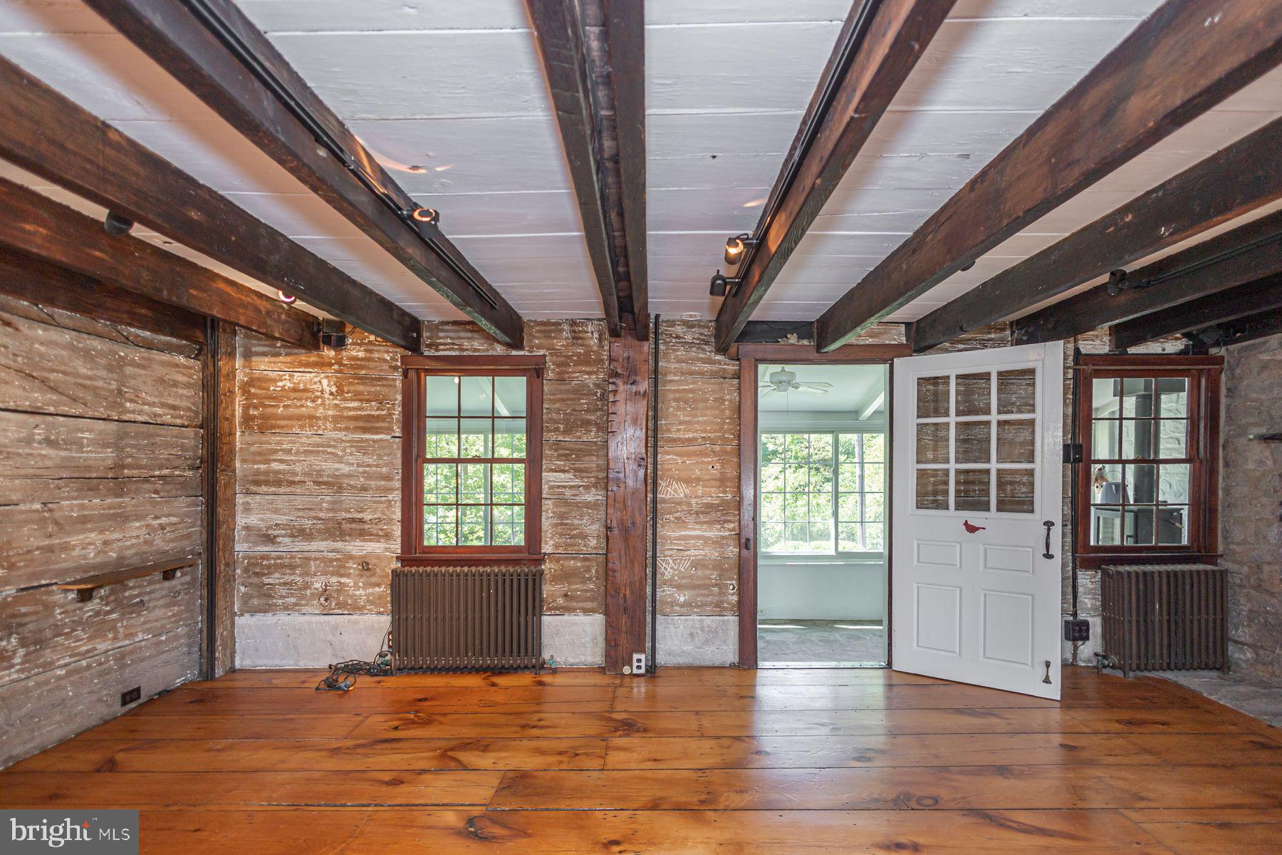 5925 CARVERSVILLE ROAD