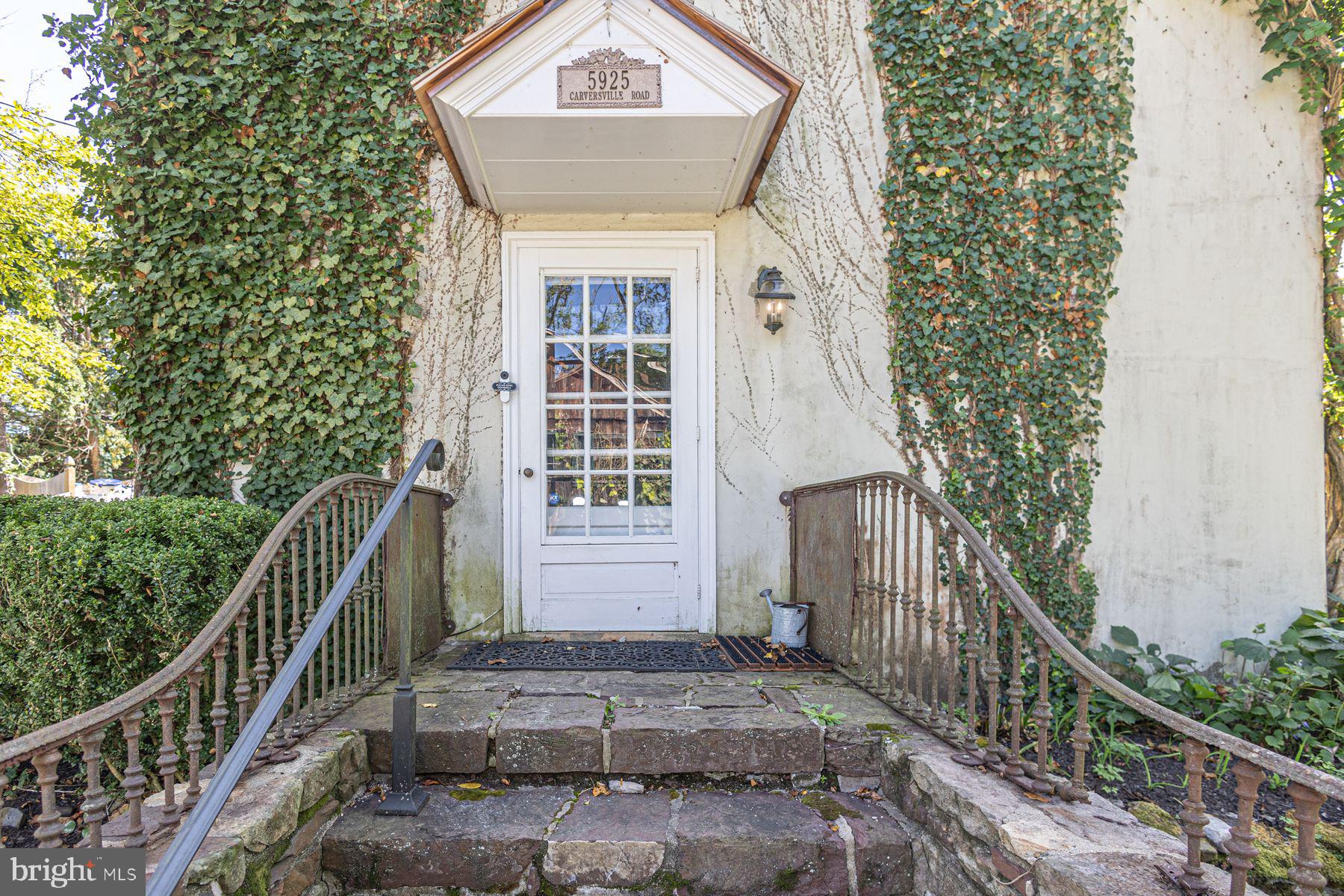 5925 CARVERSVILLE ROAD