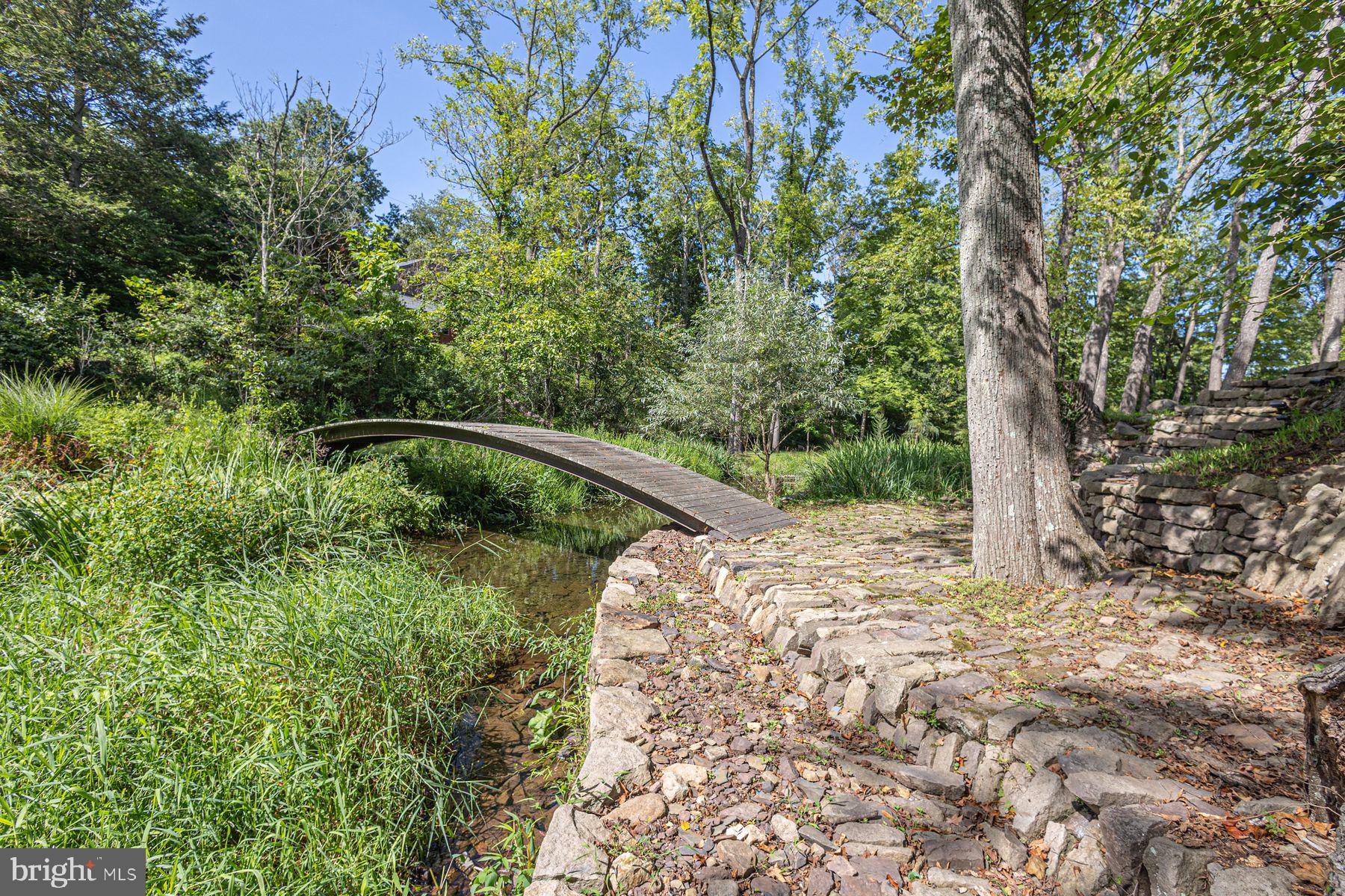 5925 CARVERSVILLE ROAD