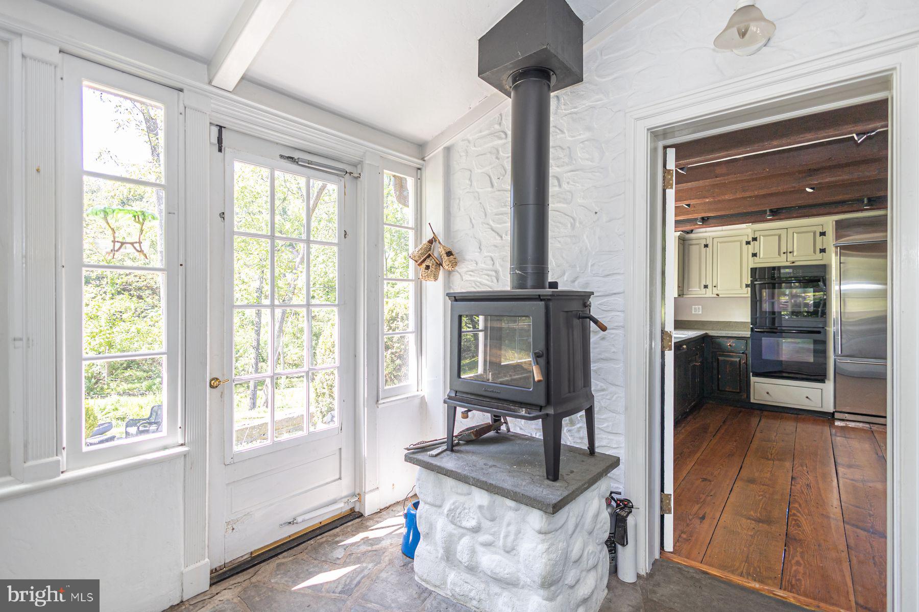 5925 CARVERSVILLE ROAD