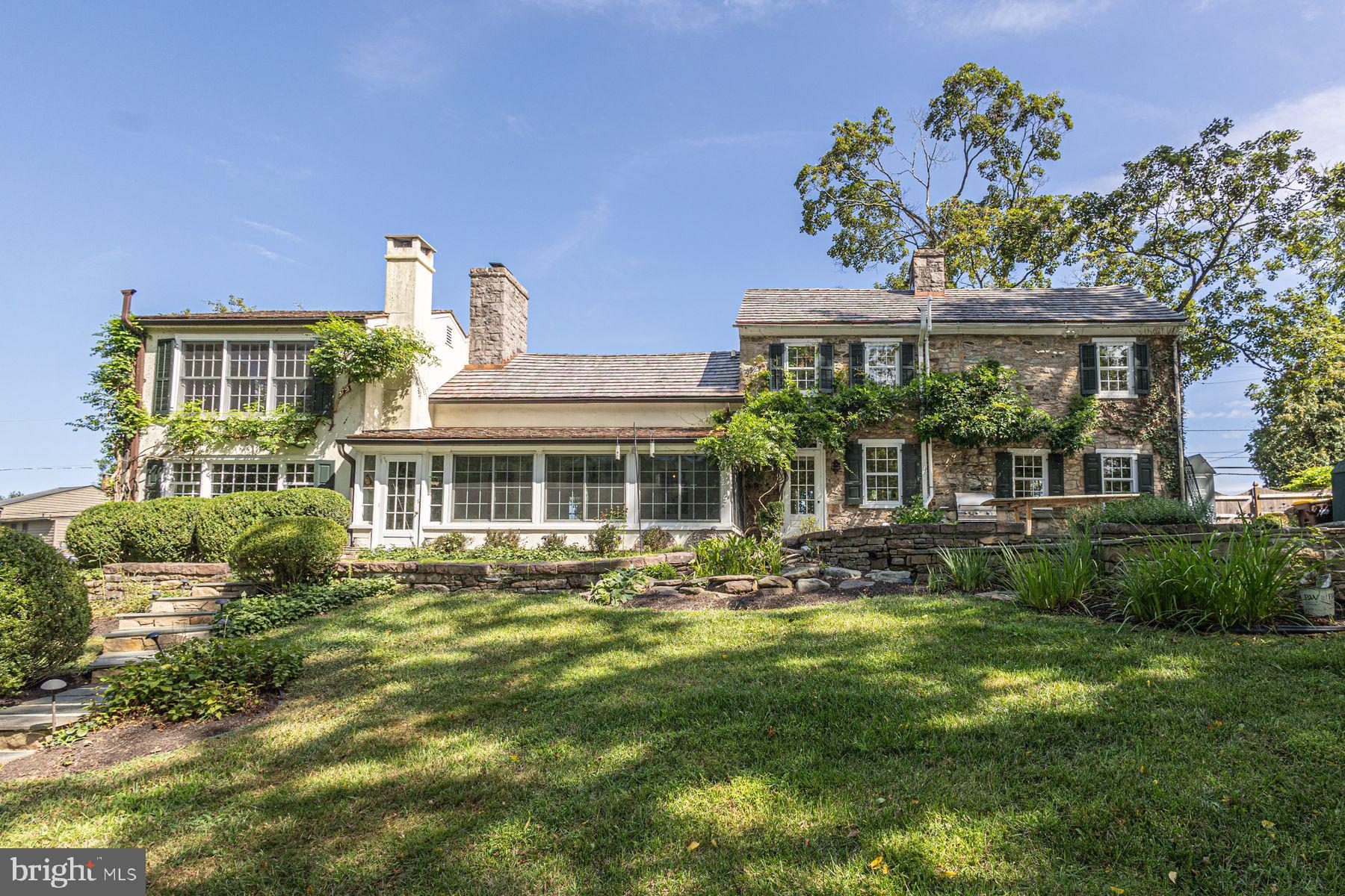 5925 CARVERSVILLE ROAD