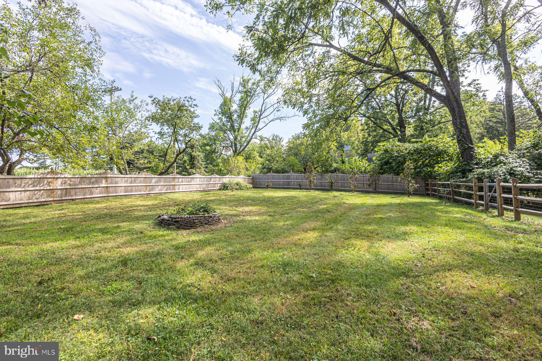 5925 CARVERSVILLE ROAD