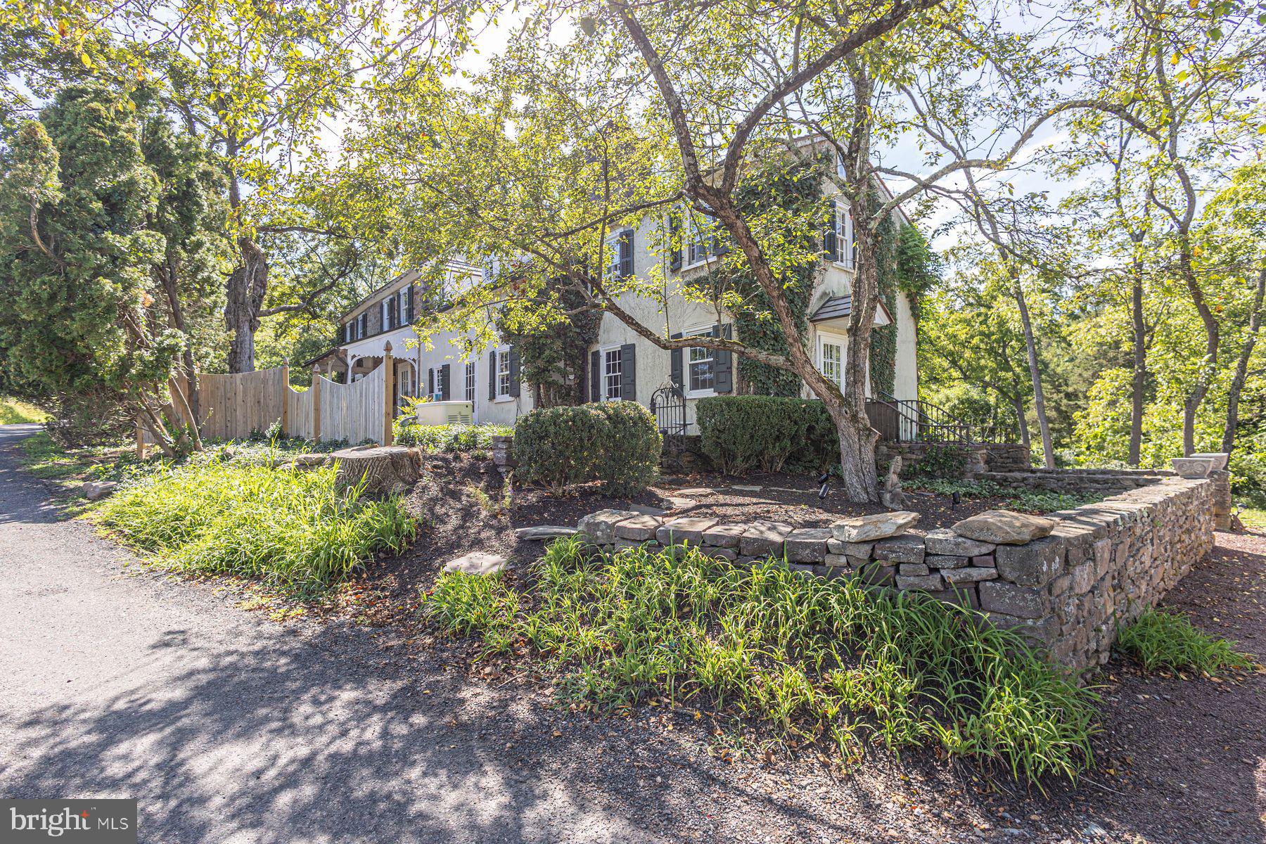 5925 CARVERSVILLE ROAD