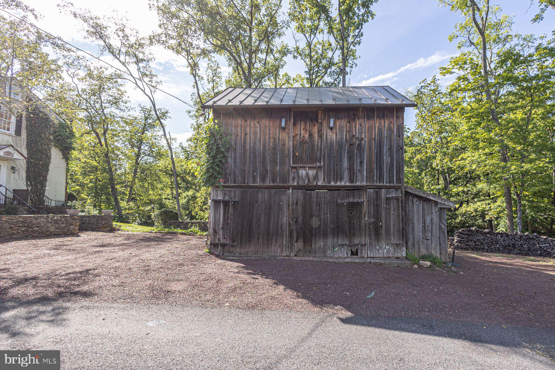 5925 CARVERSVILLE ROAD