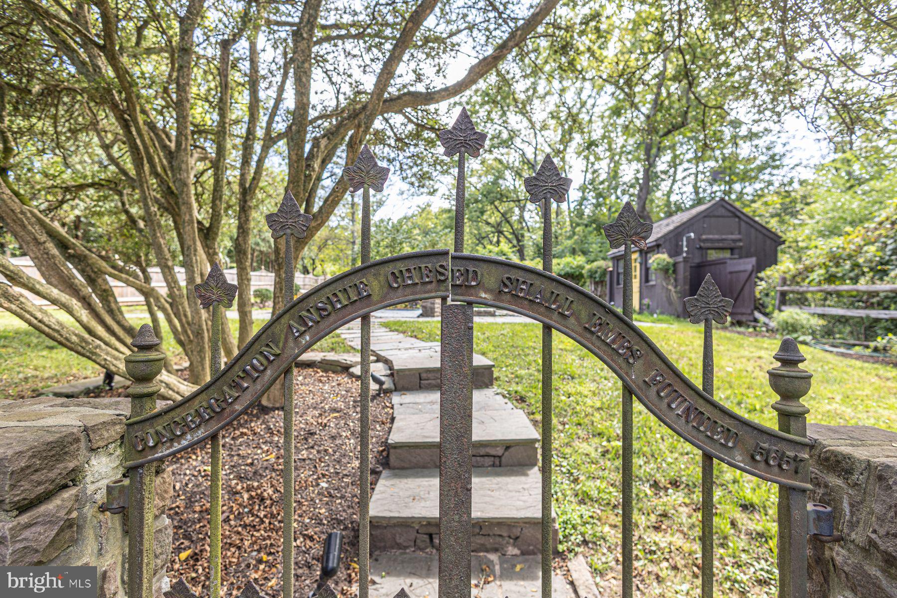 5925 CARVERSVILLE ROAD