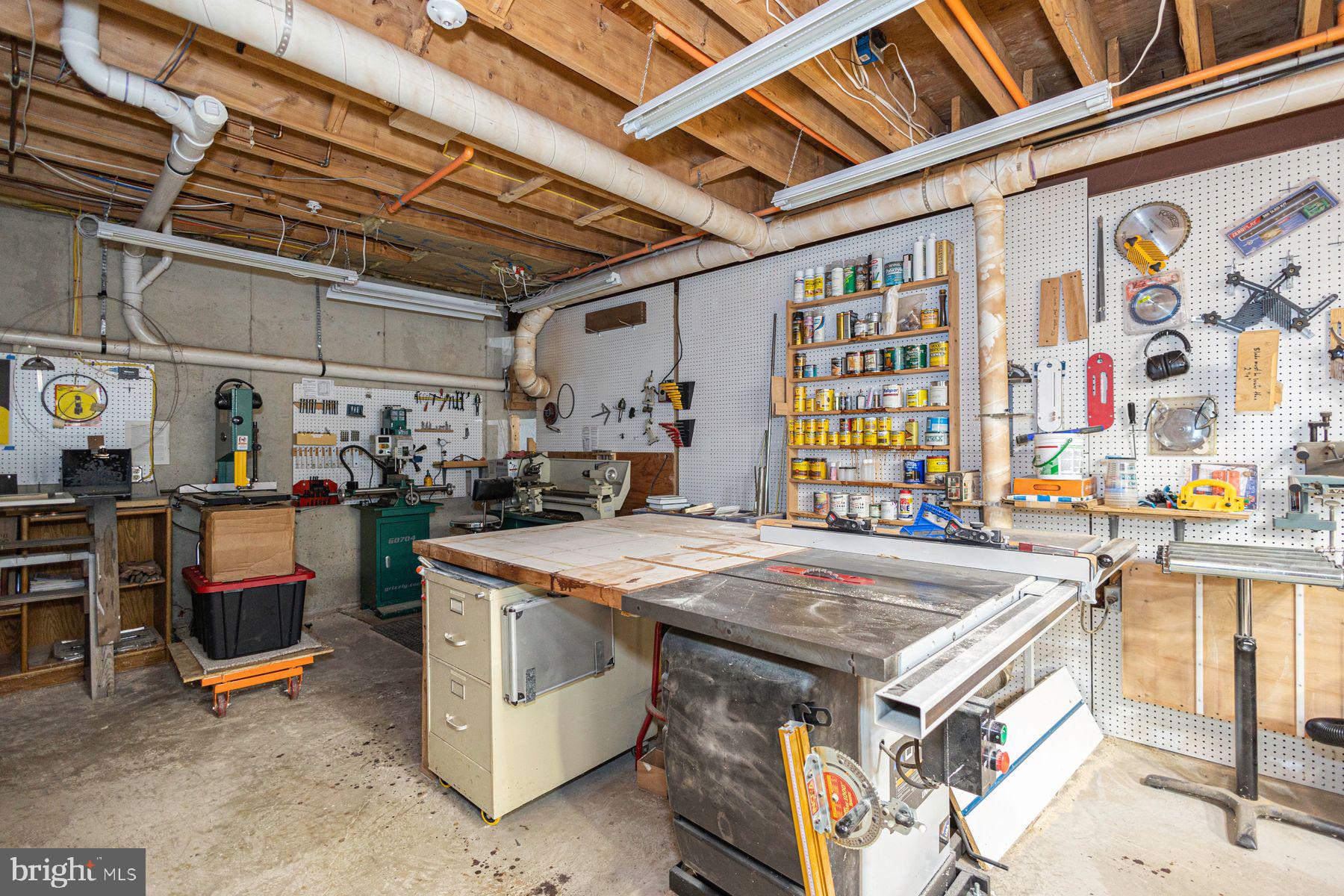 5311 MOUNTAIN TOP ROAD E