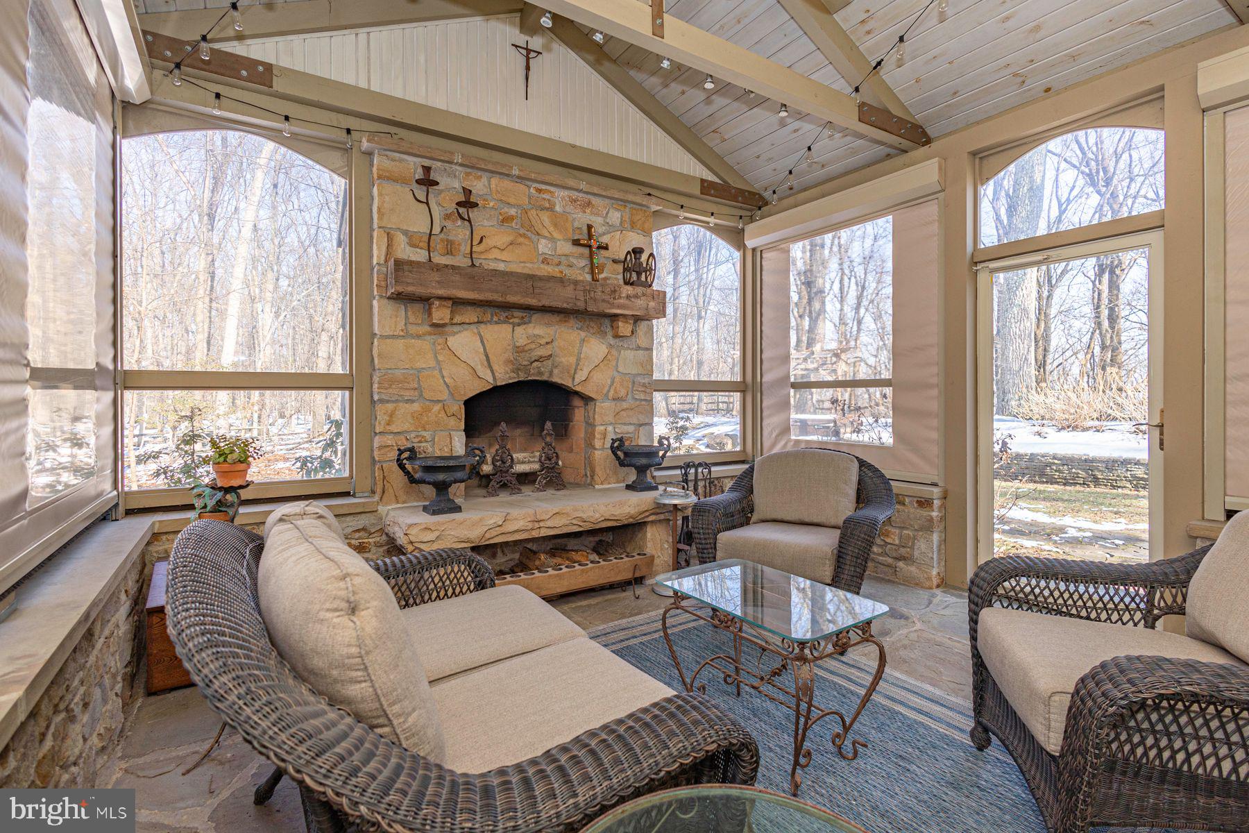 5311 MOUNTAIN TOP ROAD E