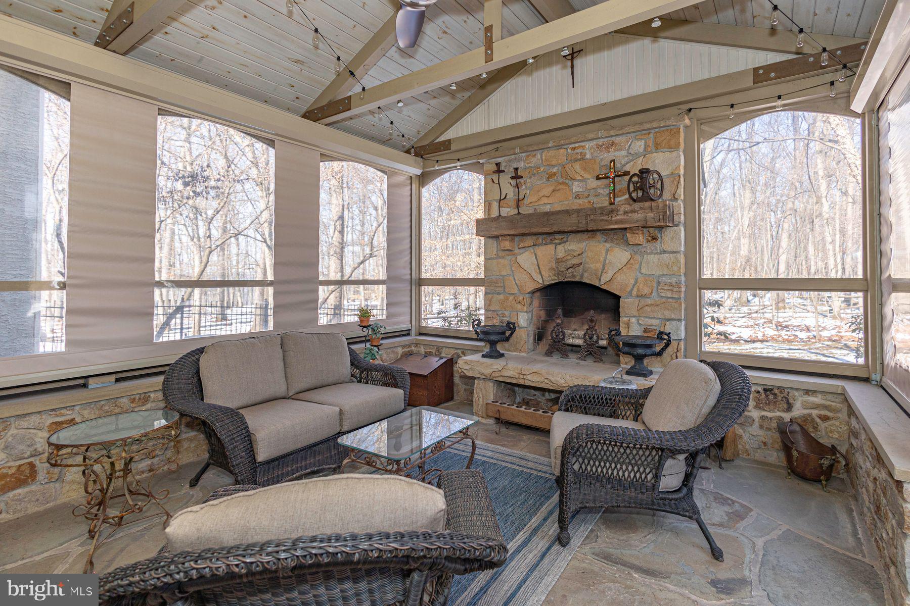 5311 MOUNTAIN TOP ROAD E